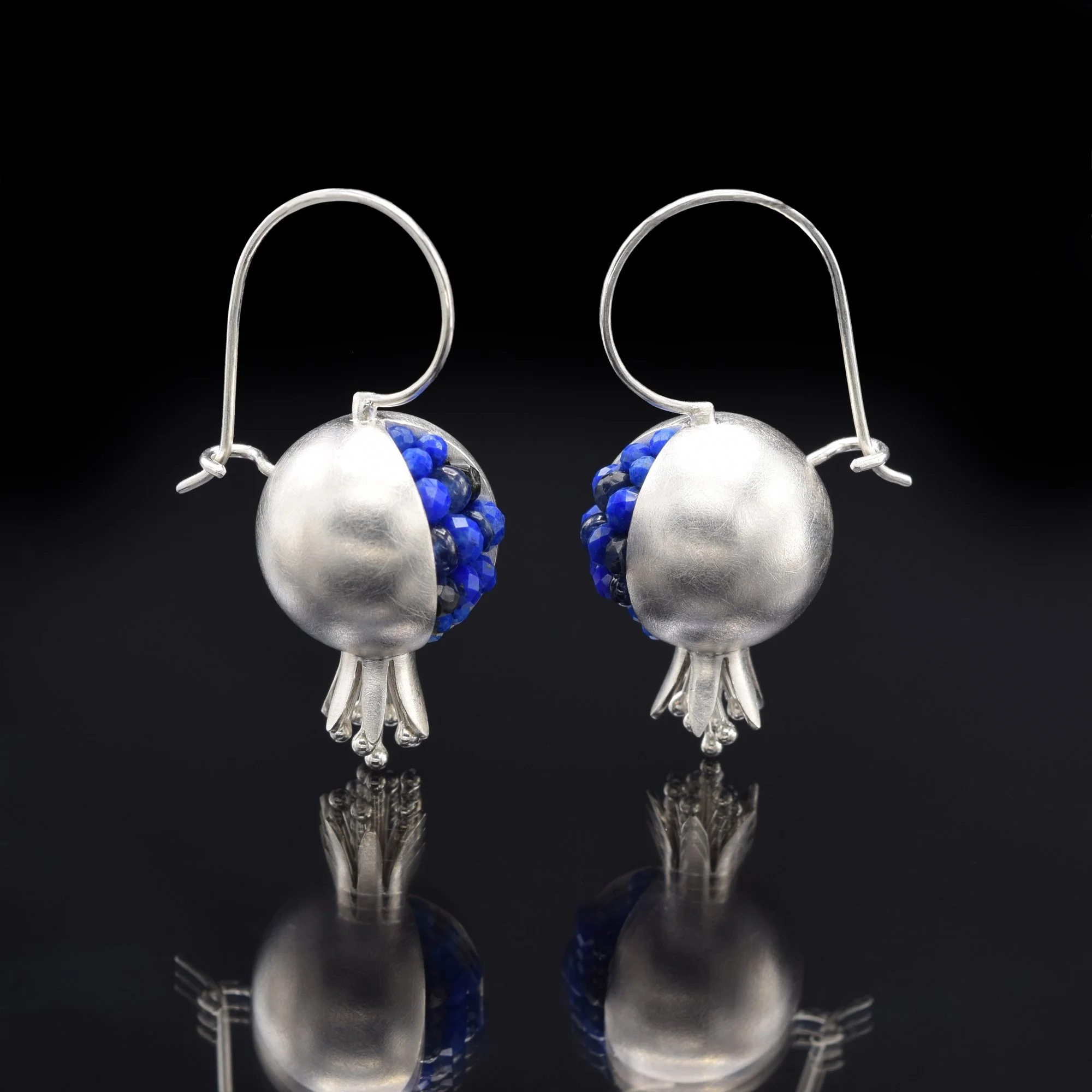 Pomegranate earrings slvr lapis sapphr WP4.jpg