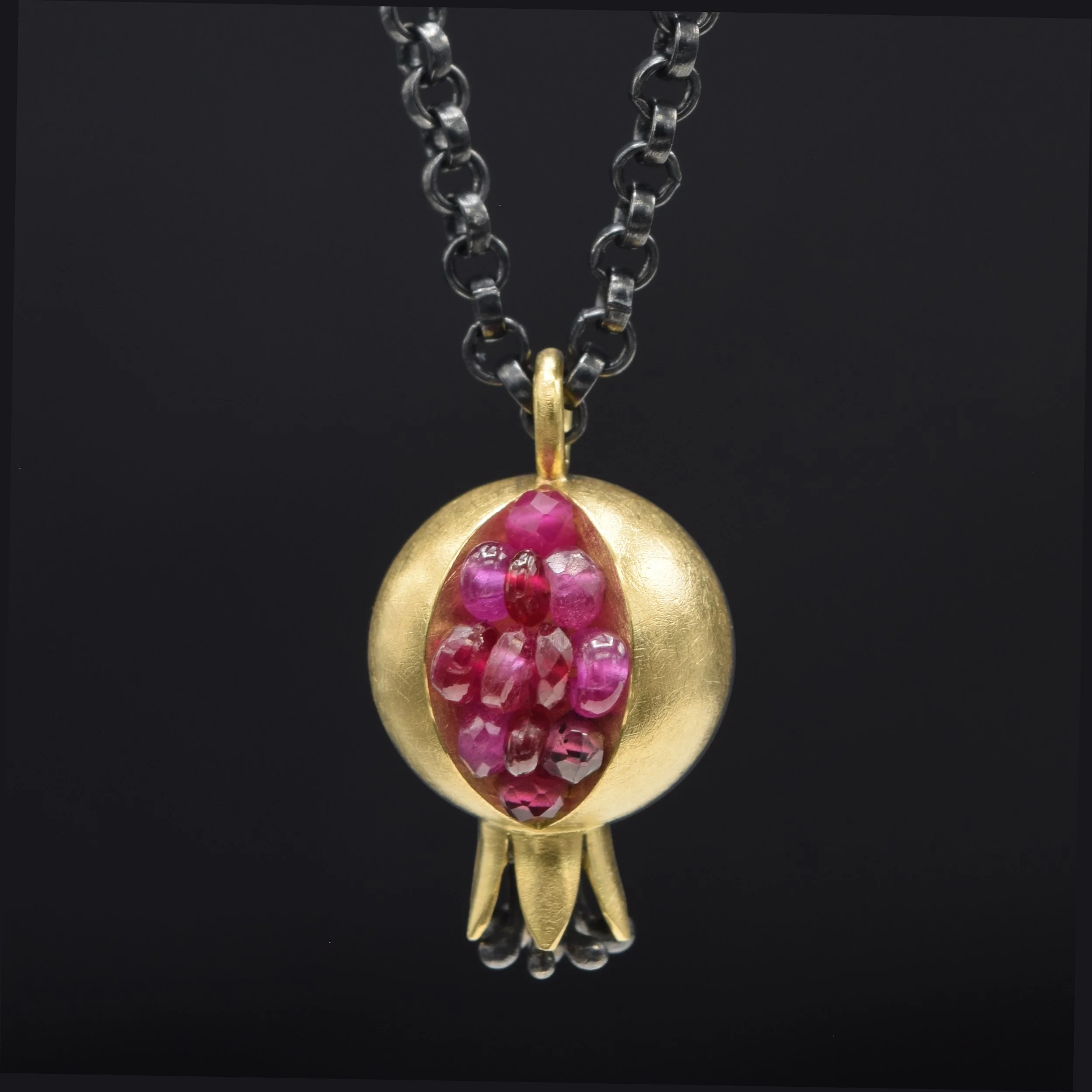 11 mm 18K pm pendant 12 20 25 EP4.jpg