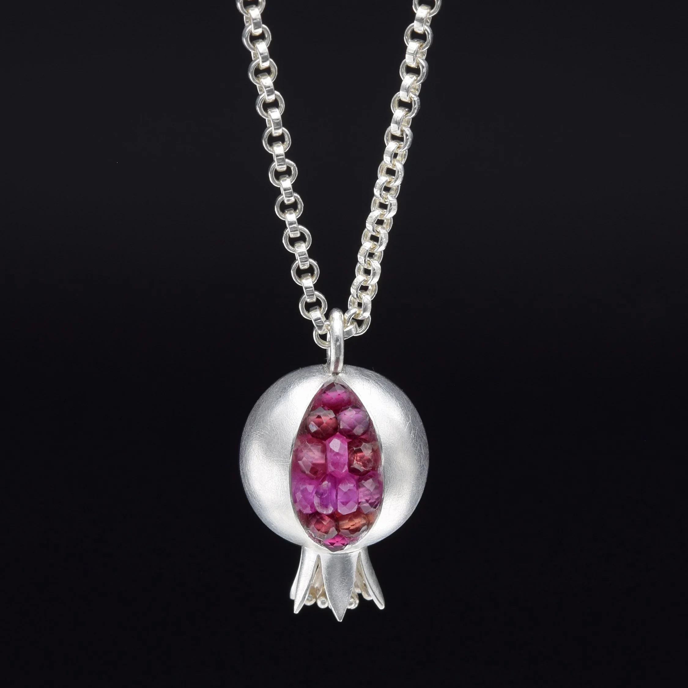 Pom pen 14mm slvr ruby garnet EP1.jpg