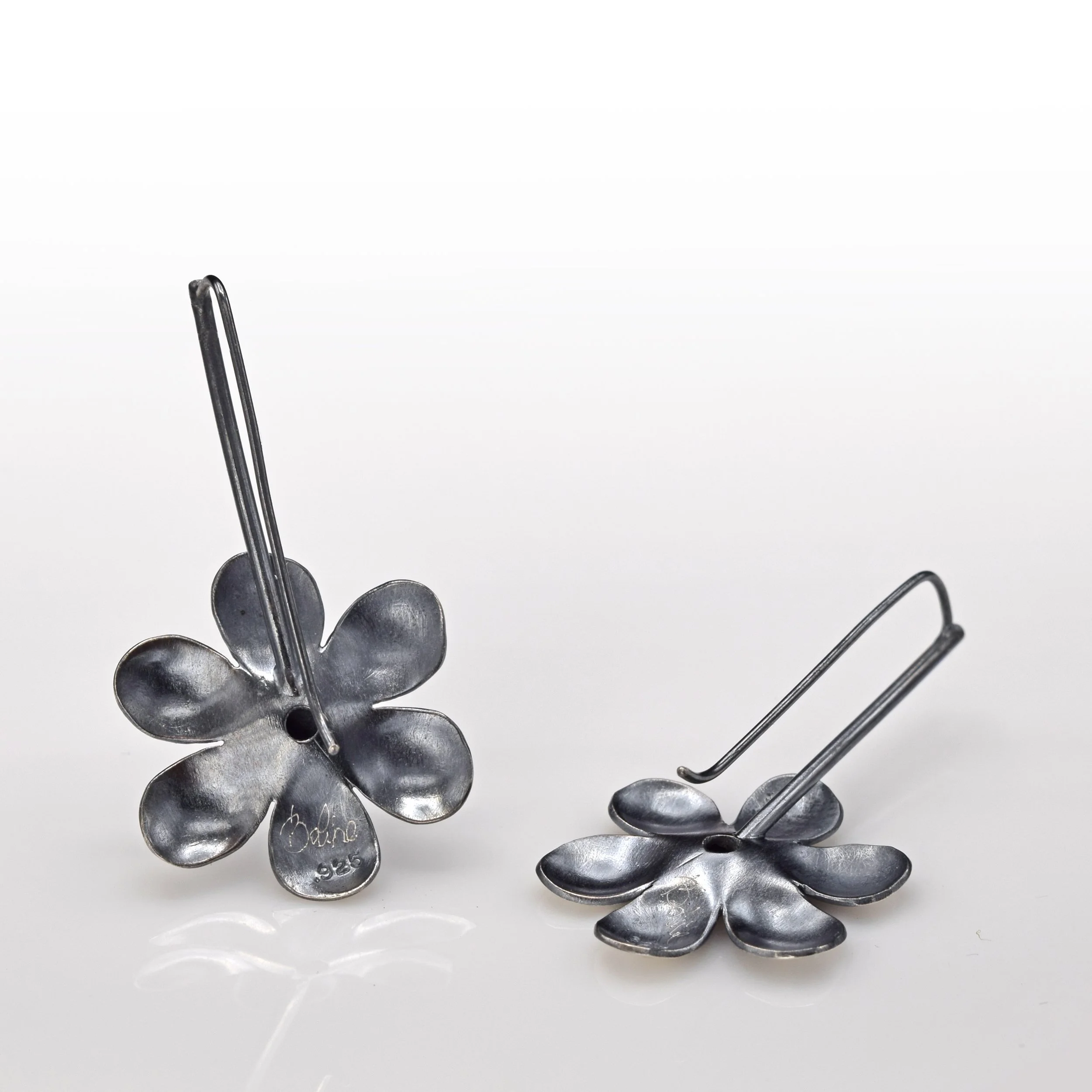 Flower oxi 22K earrings EP back.jpg