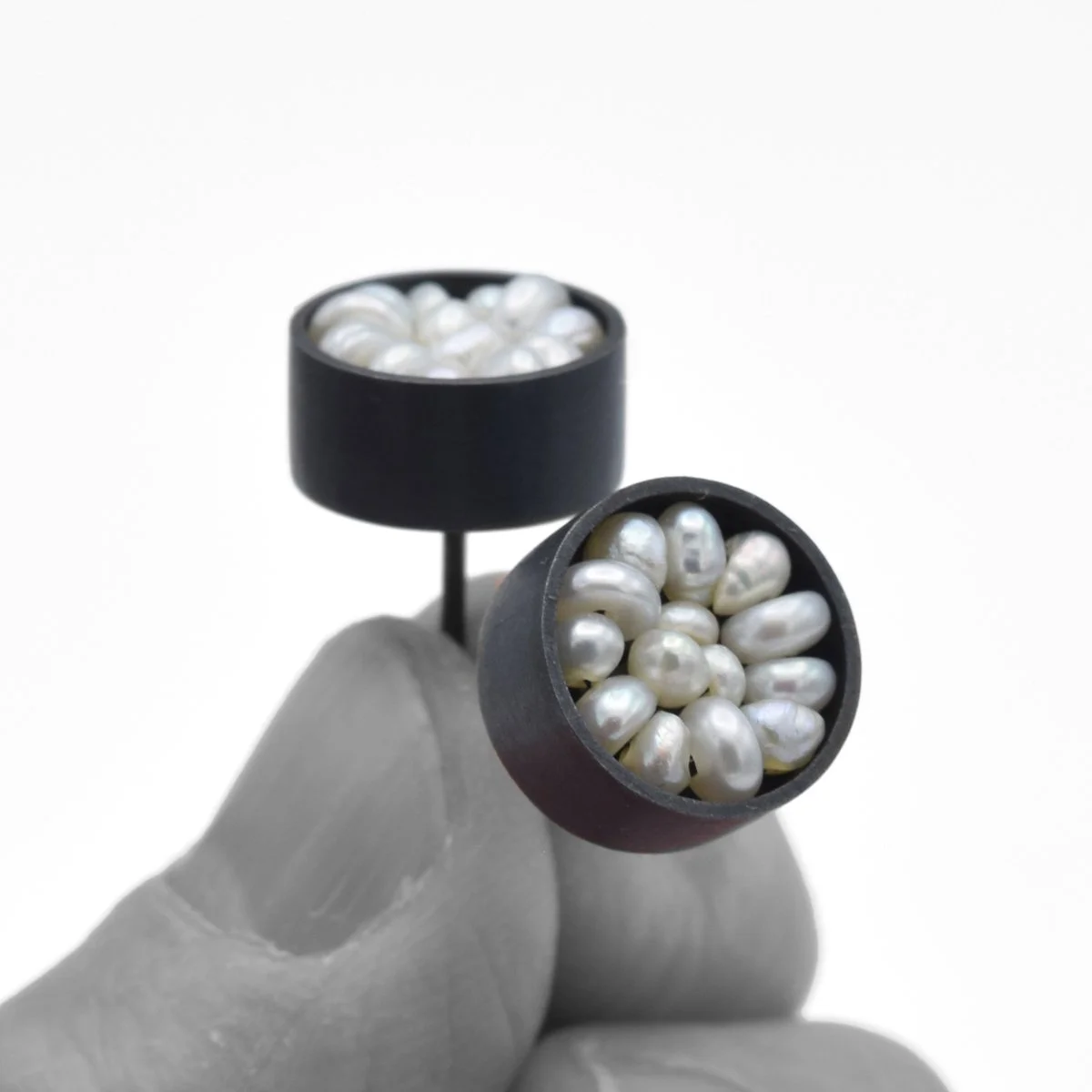 Seed Pod studs oxi pearl.jpg