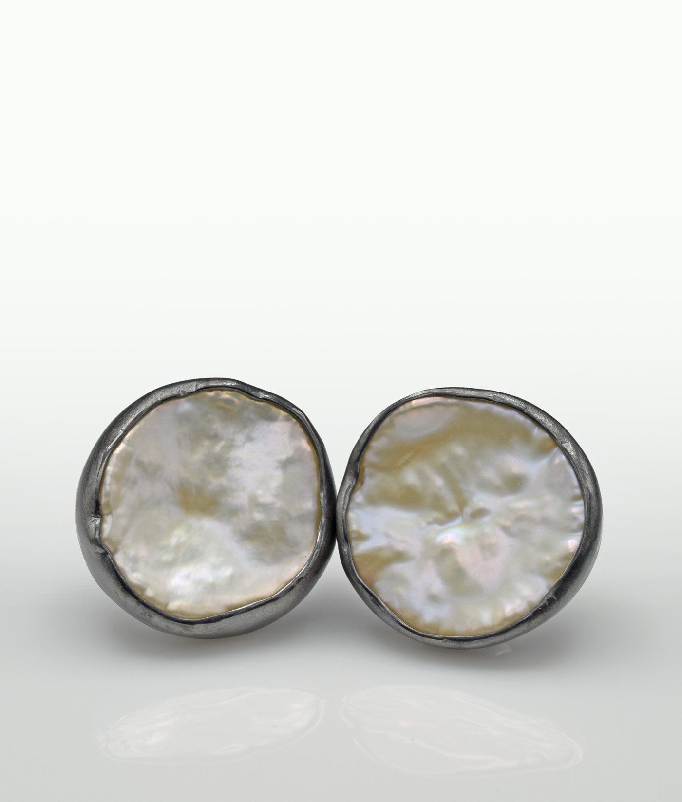 Baroque Pearl oxi ear studs 4.jpg