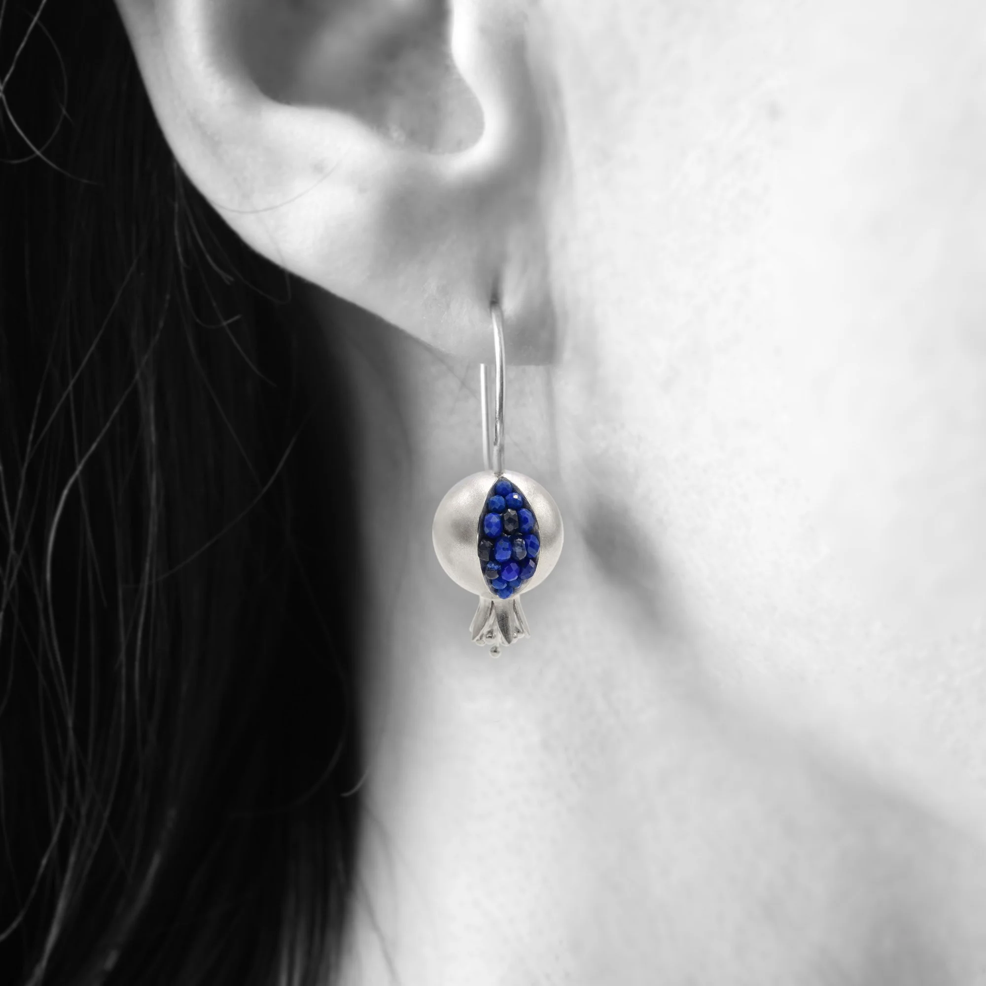 Pomegranate earrings slvr lapis sapphr WP on.jpg
