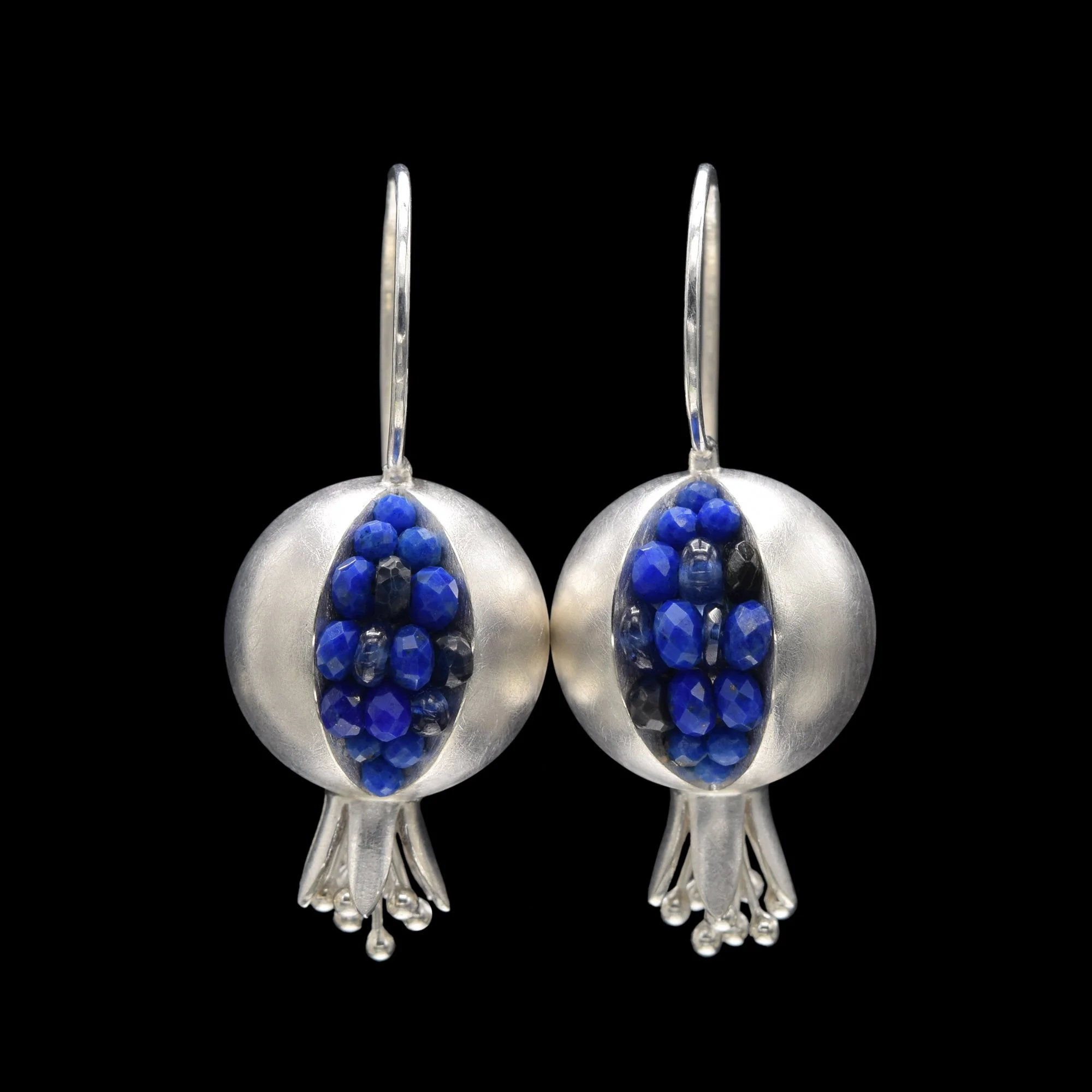 Pomegranate earrings slvr lapis sapphr WP1.jpg