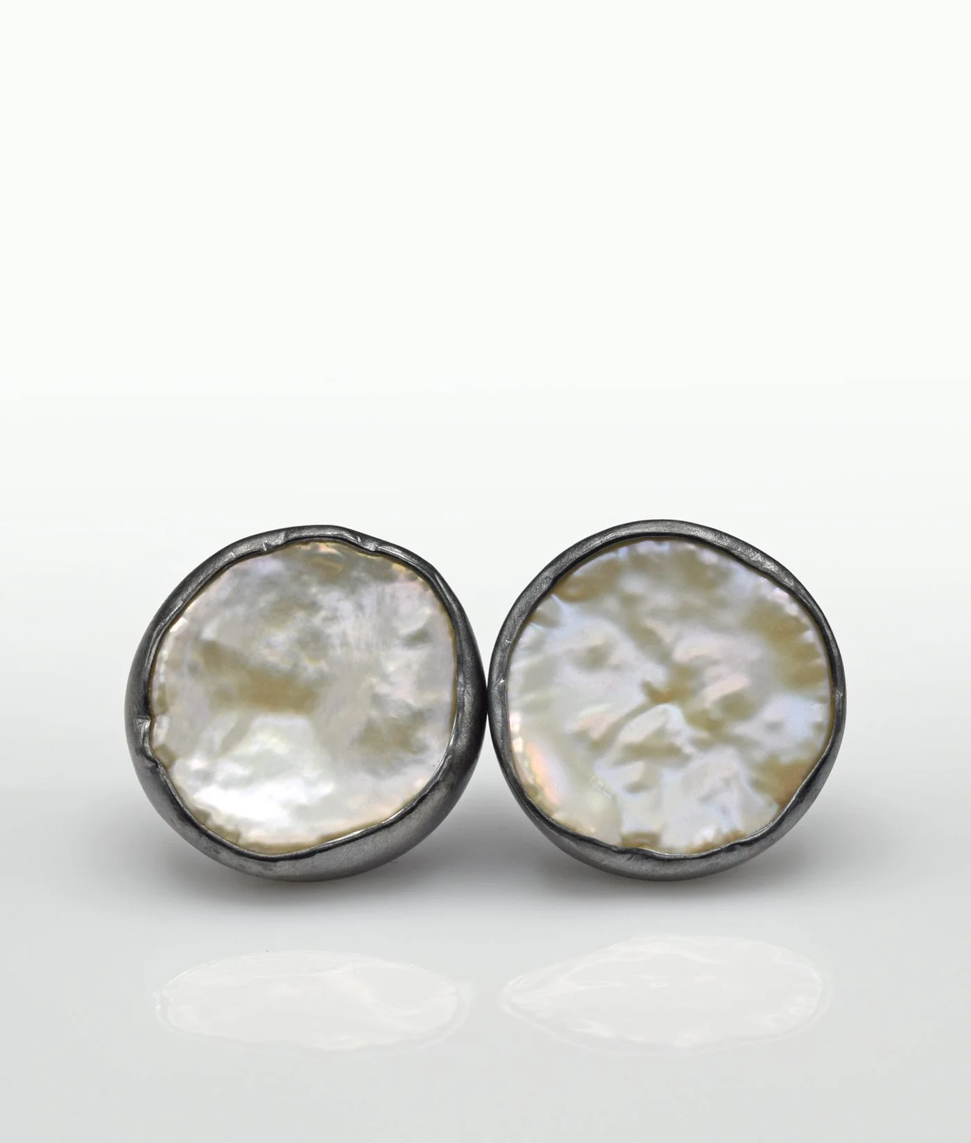 Baroque Pearl oxi ear studs 1.jpg