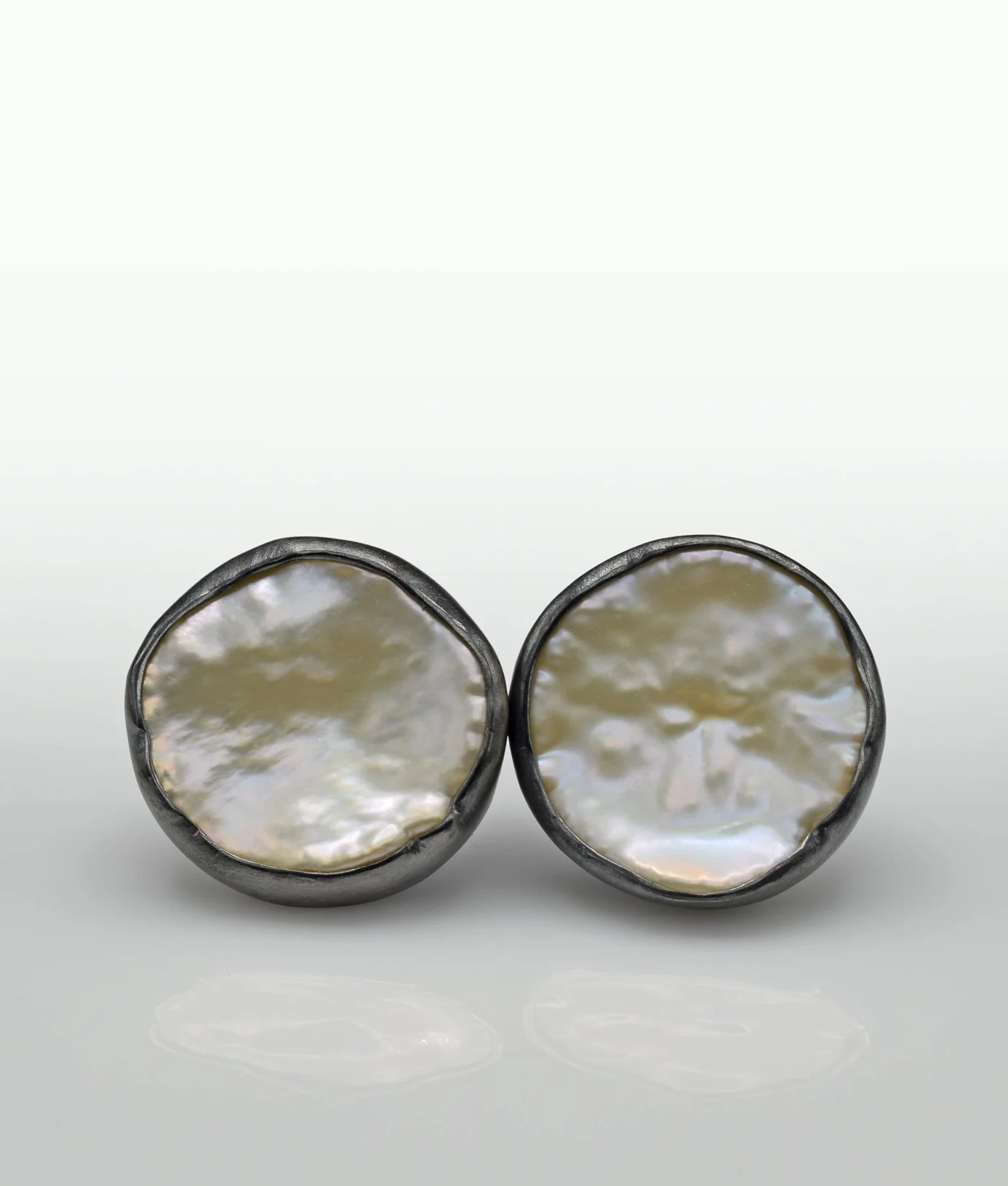 Baroque Pearl oxi ear studs.jpg