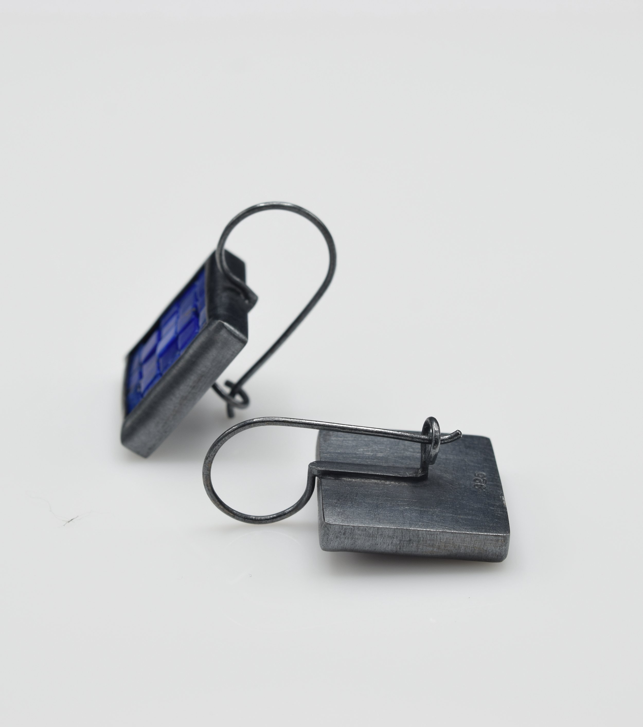 Lapis oxi French wire ear 3.jpg
