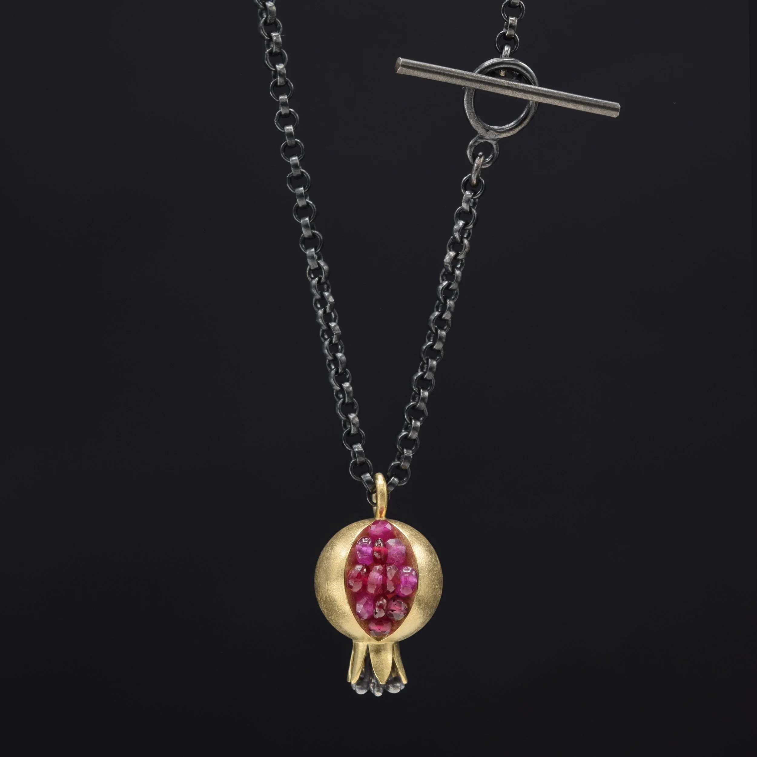 11 mm 18K pm pendant 12 20 25 EP1.jpg