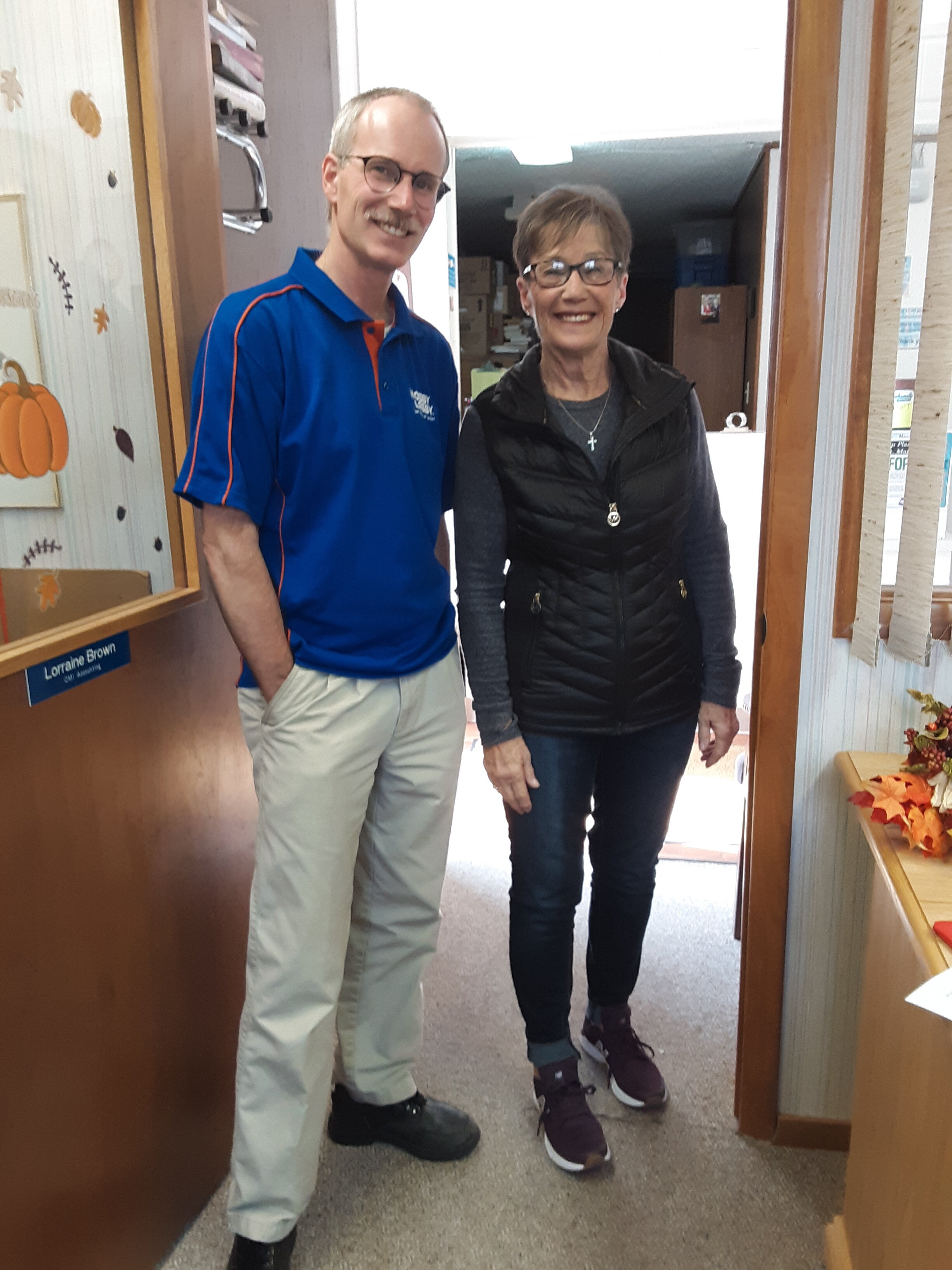  Judy Wilson, of the Chuckwagon Church, with Russ Garrett 