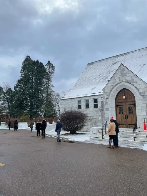 Voters brave the cold at the polling place at the Winooski Senior Center, November 3, 2020. (Katie Wynn/Community News Service)
