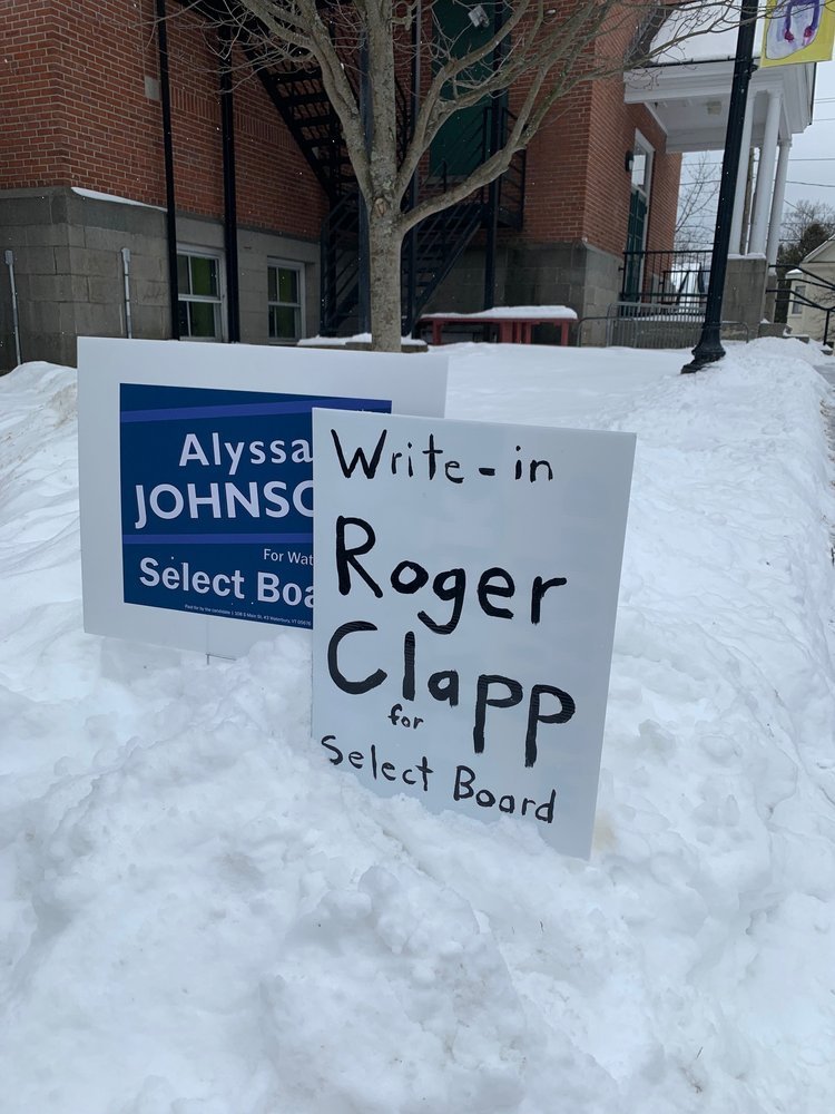  Campaign signs outside Brookside Primary School. Photo by Lisa Scagliotti.     