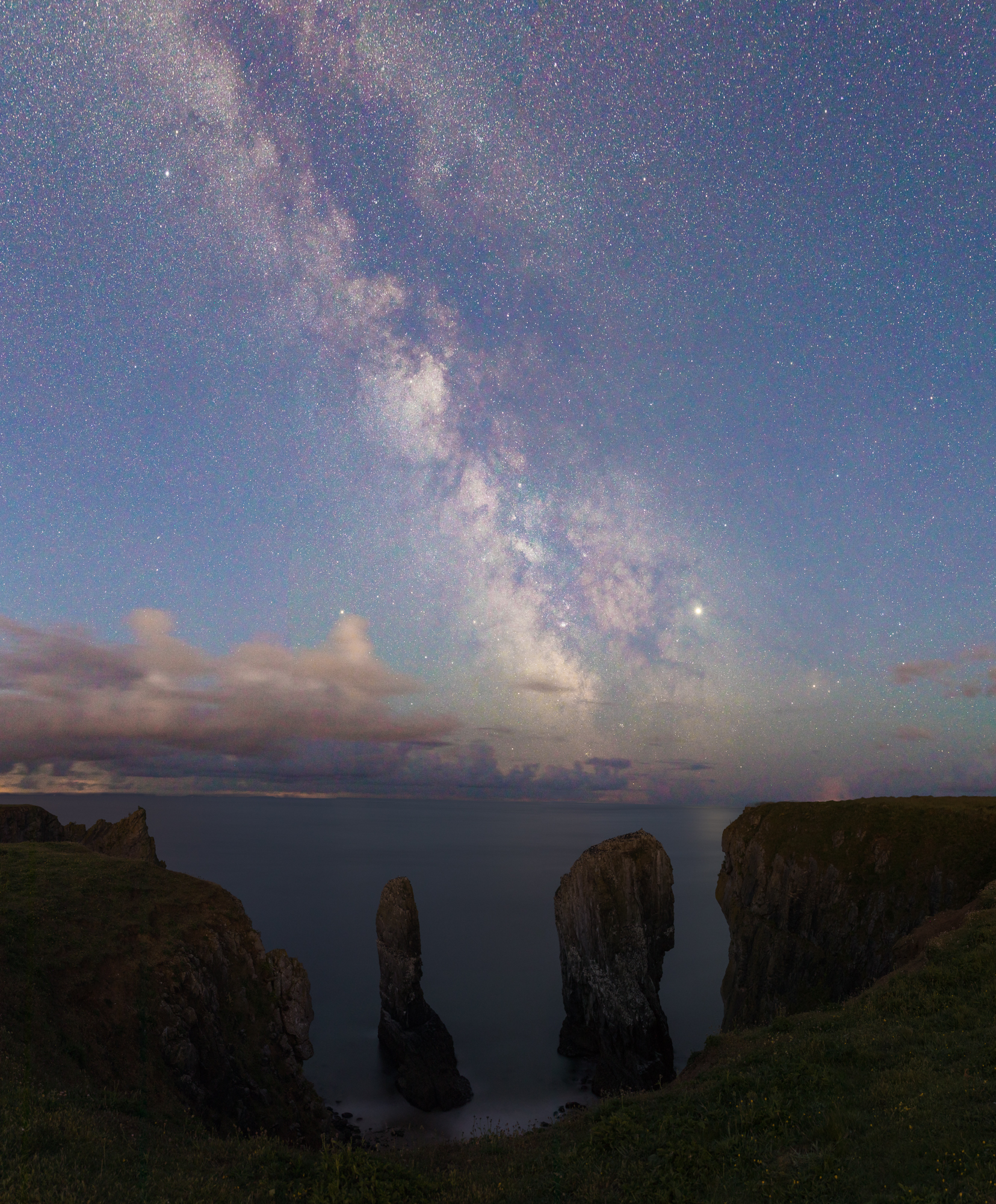 Milky Way over the Elegog stacks