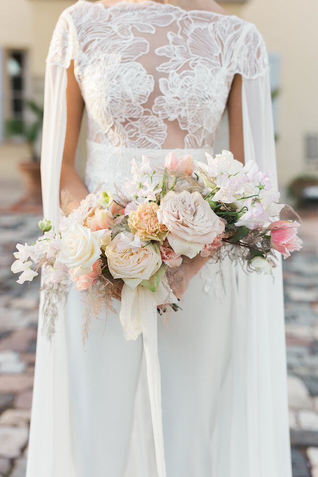 wedding-photographer-provence-frenchriviera-bride-bouquet.jpg