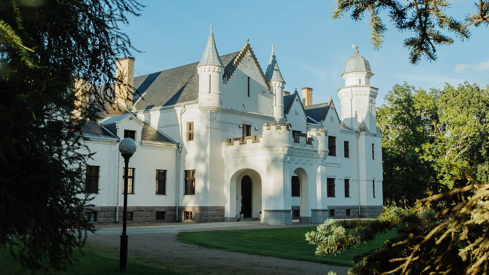 397_Alatskivi castle_Aron Urb_3238327.jpg