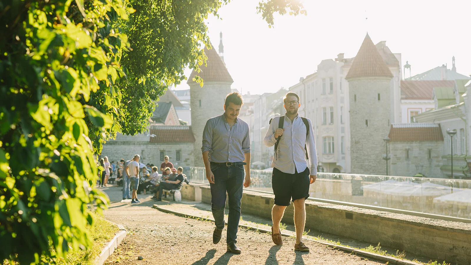 2133_Men in Tallinn Old town_Rasmus Jurkatam_14264429.jpg