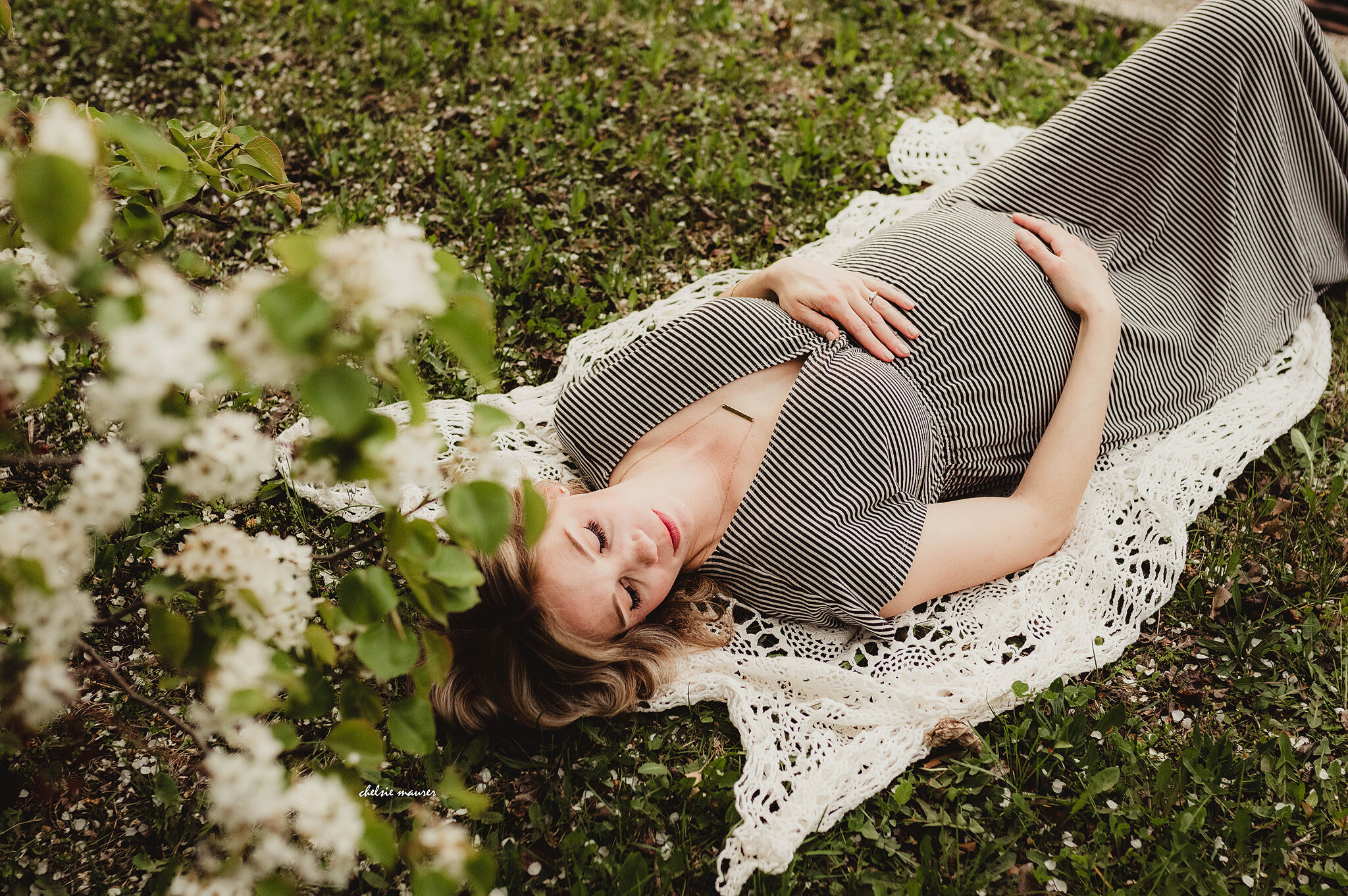 maternity photographer troy mi