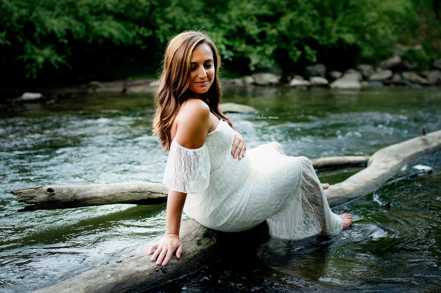 river maternity photoshoot