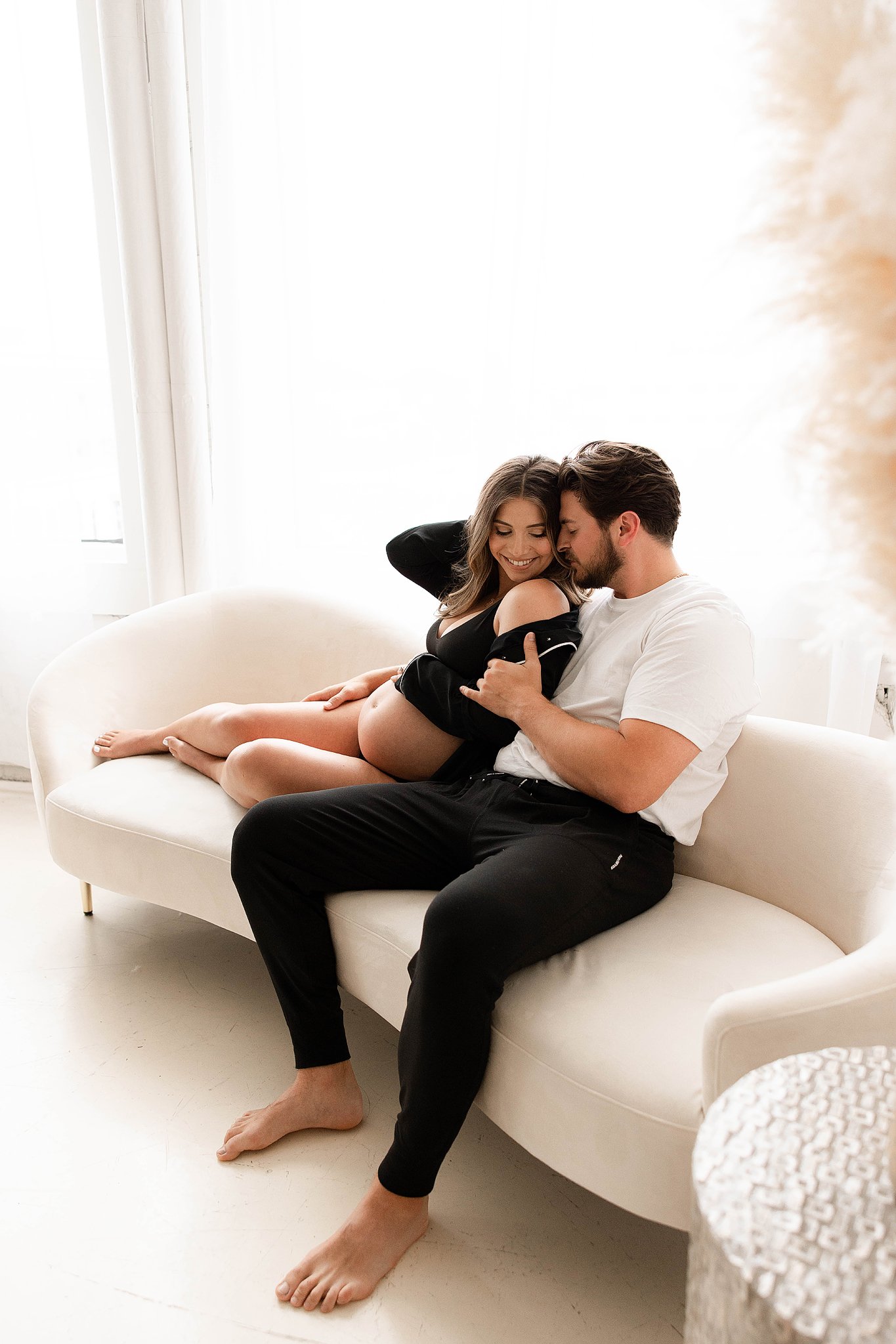 maternity and newborn photographer shelby township mi