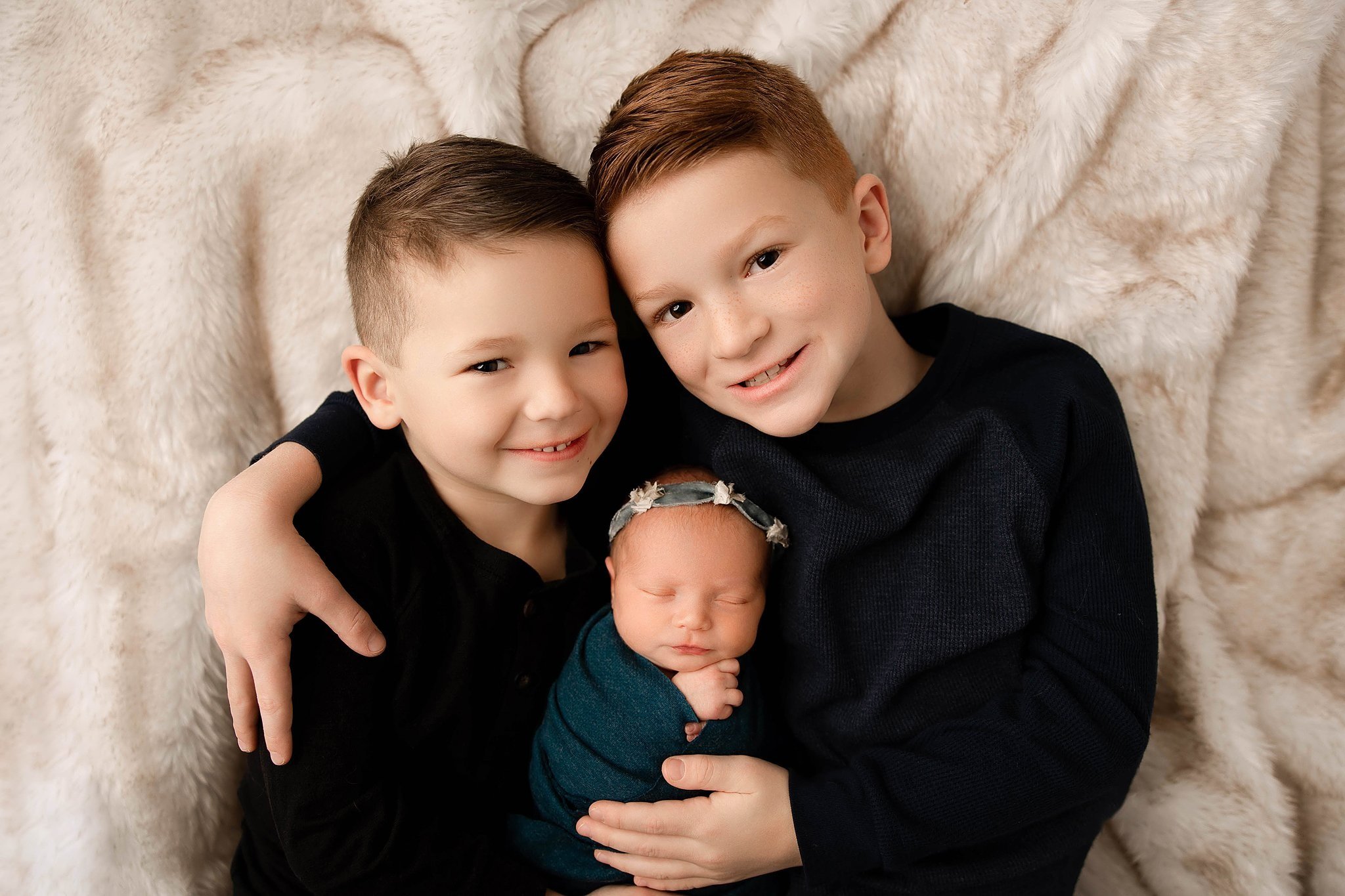 newborn portrait with siblings