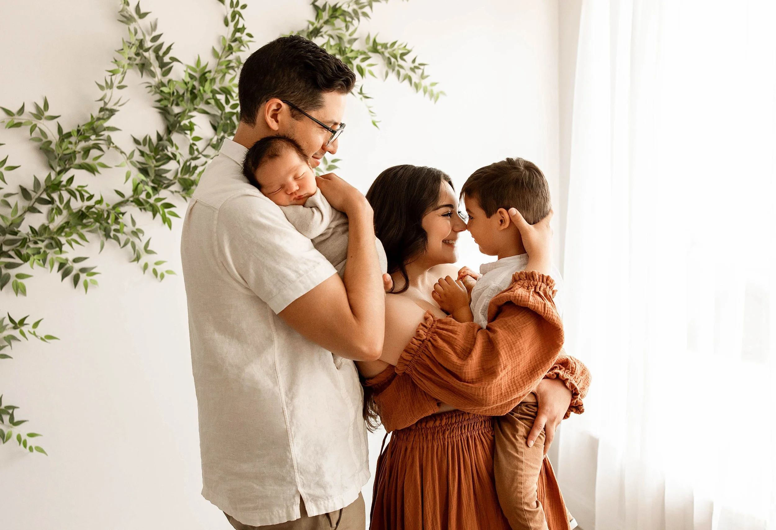 What should we wear for newborn family photos? | Clinton Township Newborn Photographer