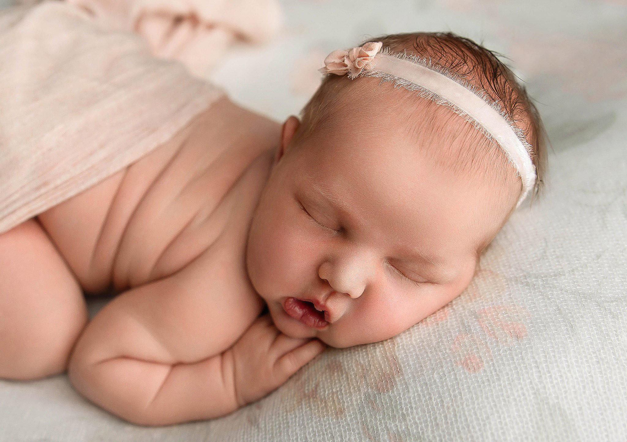 5 Reasons Not to Skip Newborn Photos | Detroit Newborn Photographer