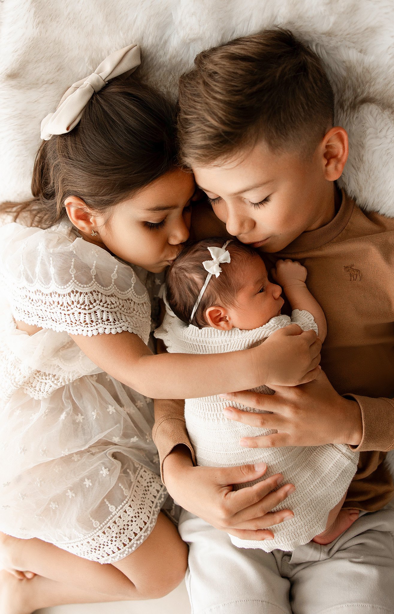 newborn-photography-detroit-mi-big-brother-baby.jpg