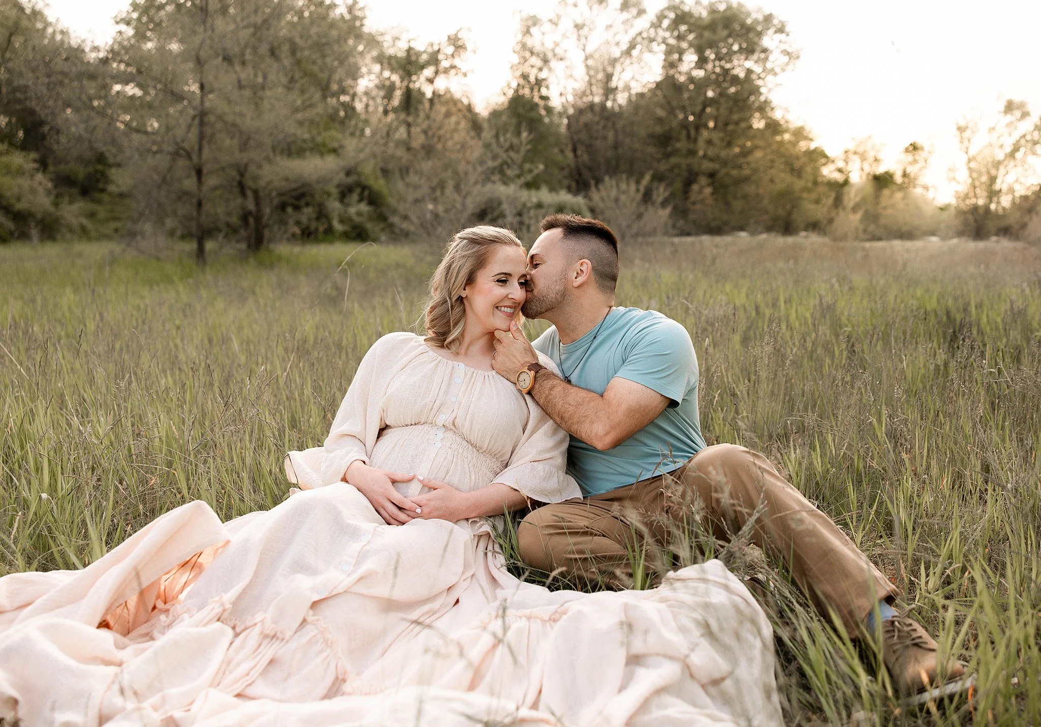 What to Wear for Maternity Pictures: A Guide to Looking and Feeling Beautiful in Your Photos