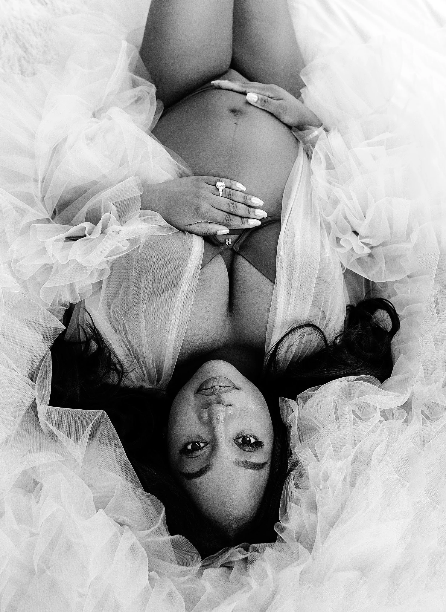 maternity picture inspo detroit michigan