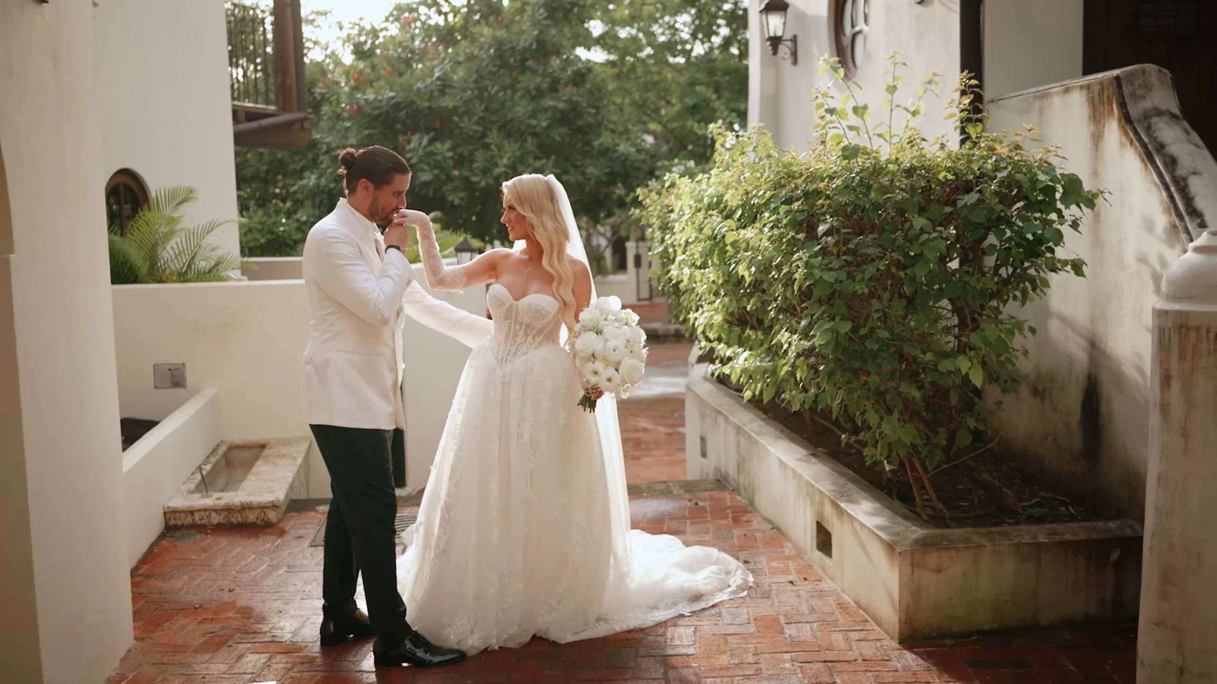 A Real-Life Dream in Costa Rica: Wes &amp; Ilona’s Destination Wedding Story