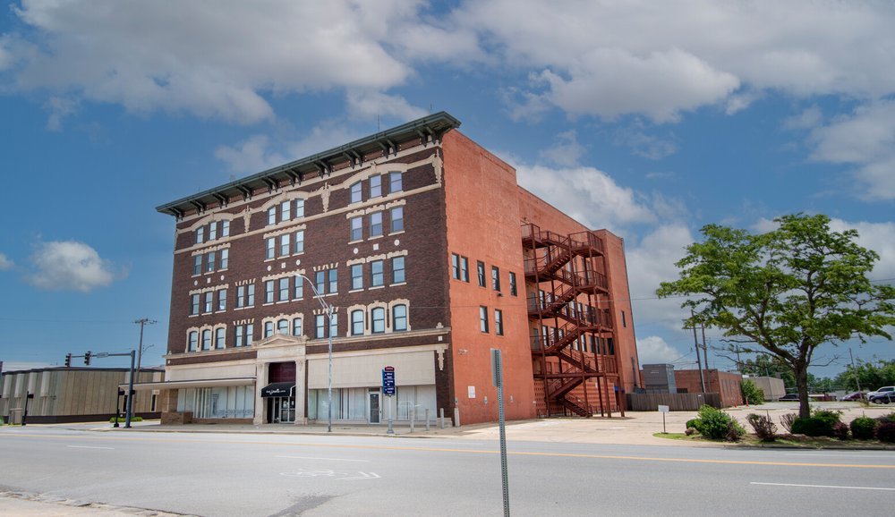 301+W+Broadway+Ave+Enid+OK+-+Commercial+Building+Inspection+-+Loopnet-2.jpg