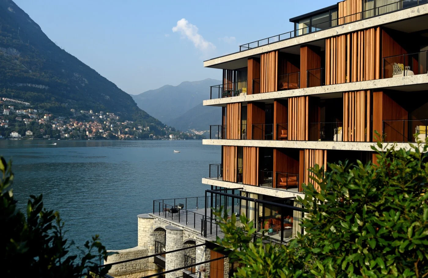 Il Sereno by Patricia Urquiola is the newest luxury Hotel in Lake Como. Touted as Europe’s most exciting new luxury hotel.