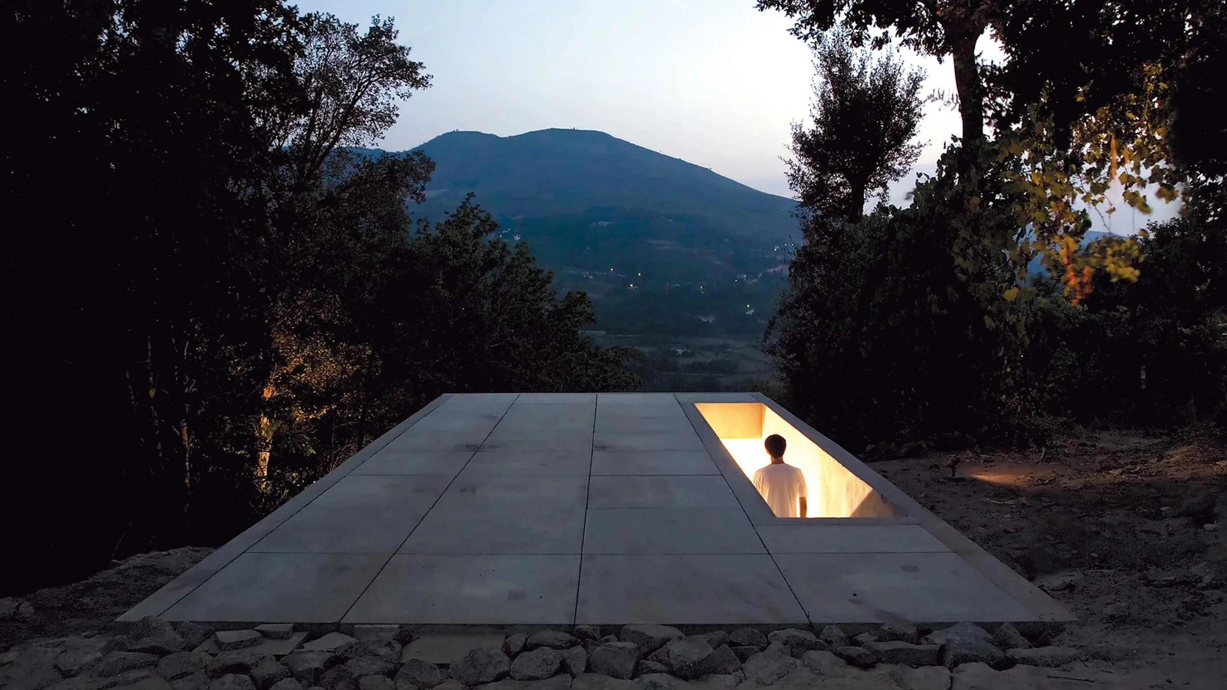 Tóló House by Álvaro Siza - Meeting Nature on its Own Terms , Cerva, Portugal 