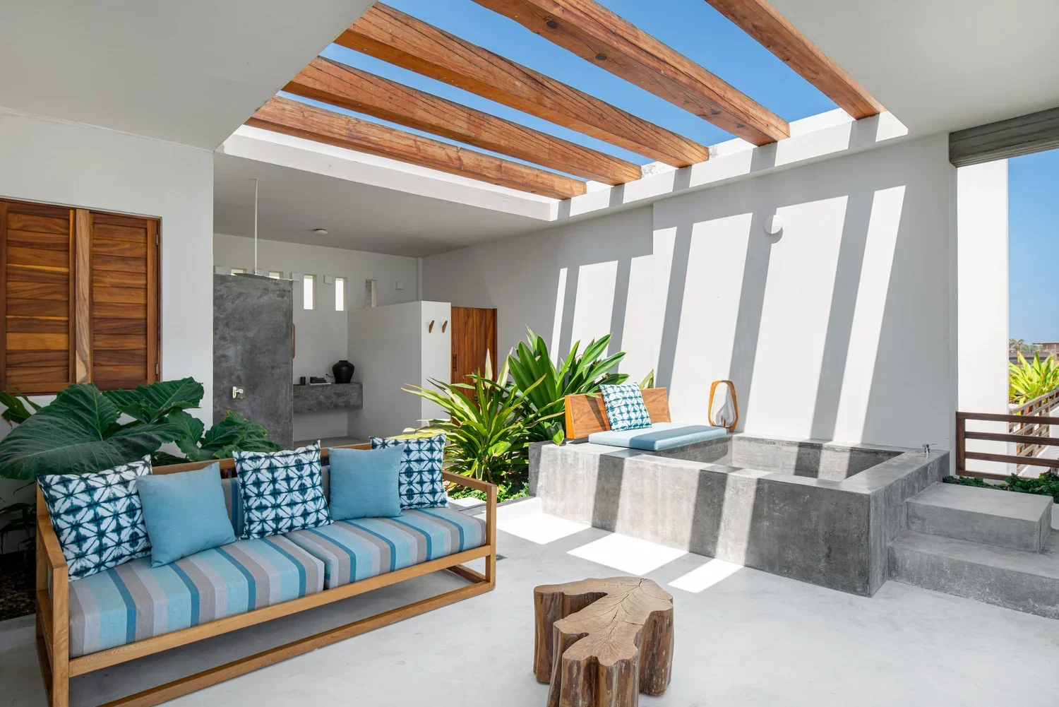 HabitacionesCasaNiku-JUL23-10.jpg.webp