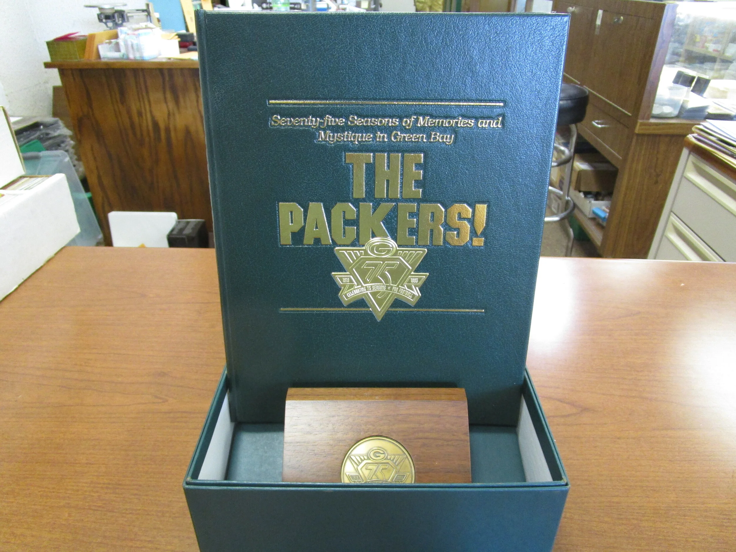 Green Bay Packers 75th Anniversary Book Starr, Hutson, Canadeo