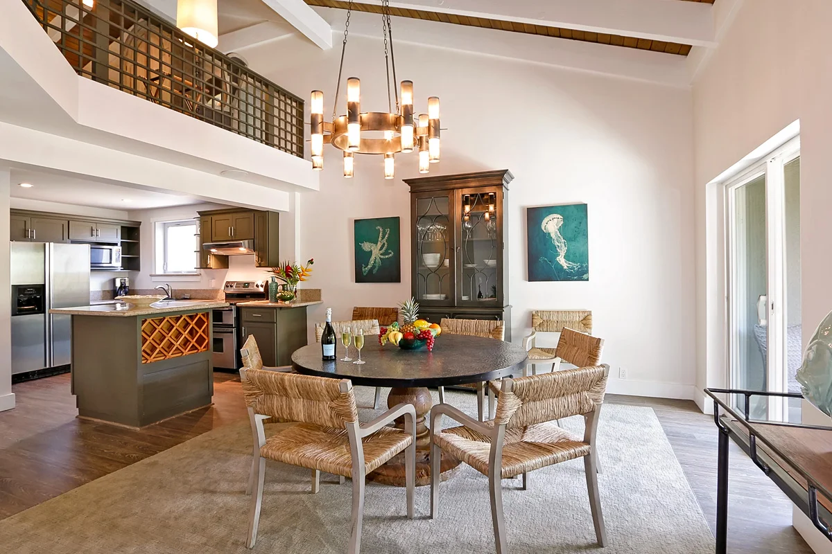 maui2020-waileainn-diningrm01.jpg
