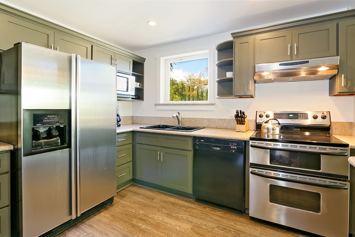 maui2020-waileainn-kitchen02.jpg