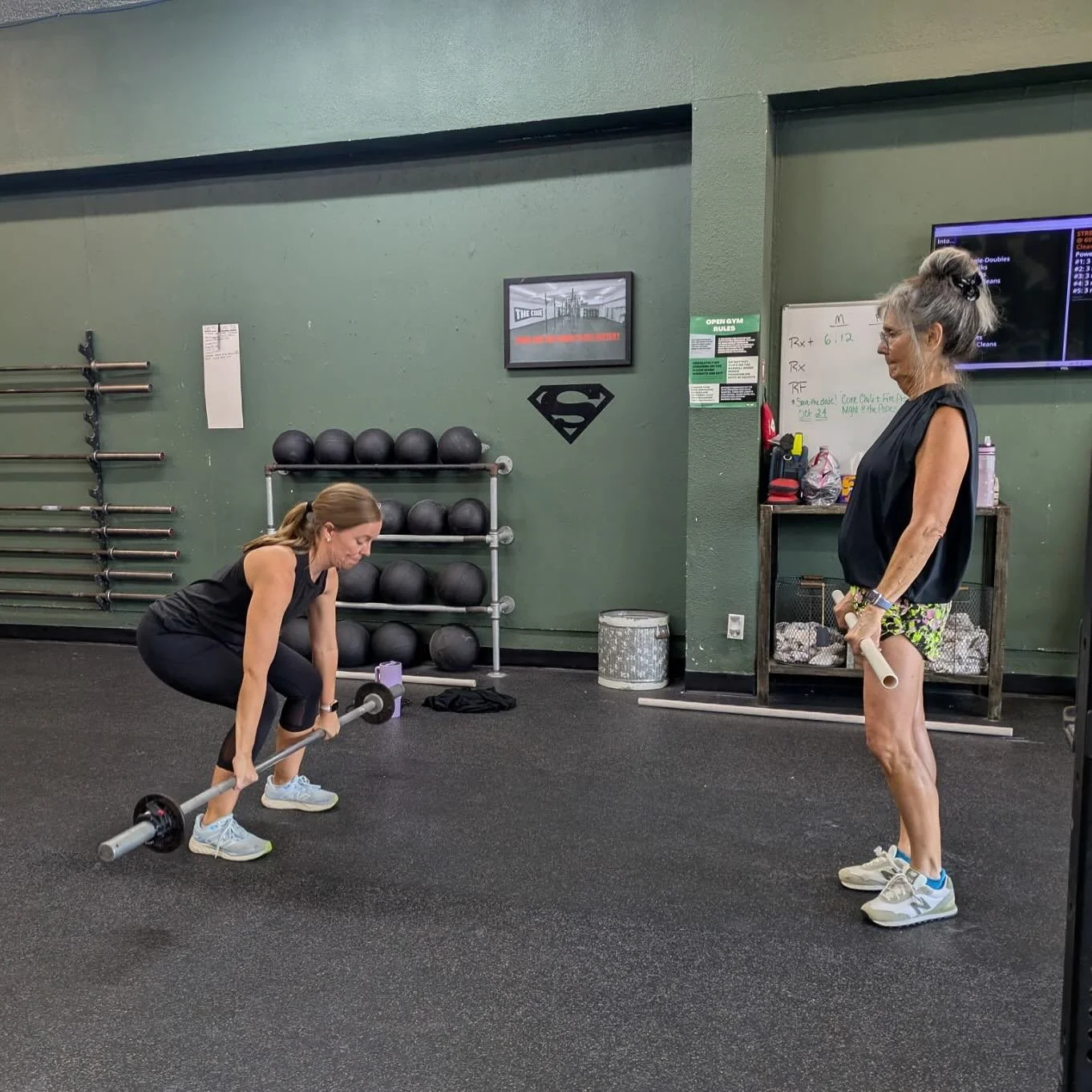 Clean &amp; Jerk training with Coach Sherri! 💪🏽🤍