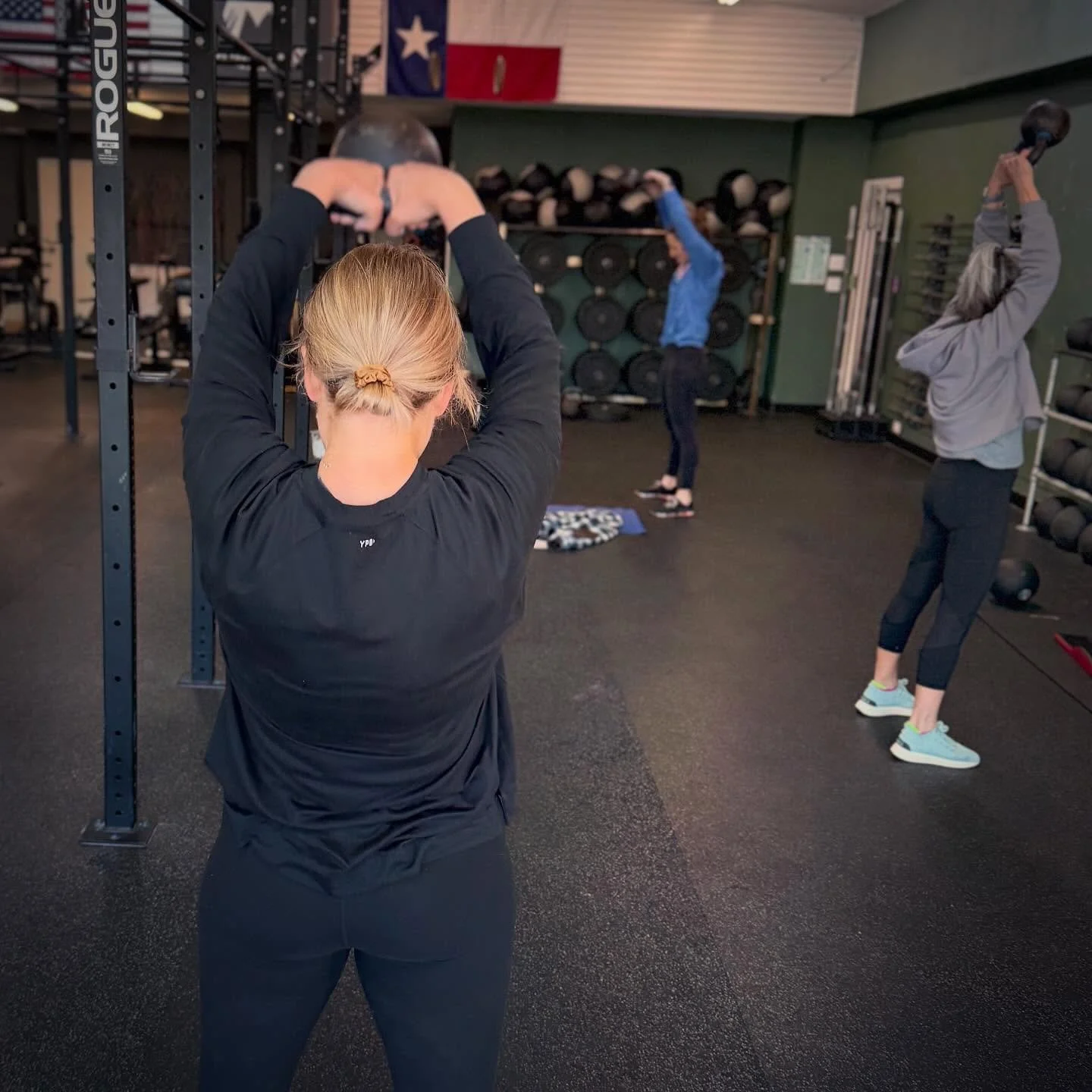 🚙 Drop those big kids off at school and drive straight to The Core! We have childcare for your littles 👶🏼 and one whole hour of YOU time!! By 9:30AM you will be done with your workout for the day and ready to tackle whatever lays ahead stronger an