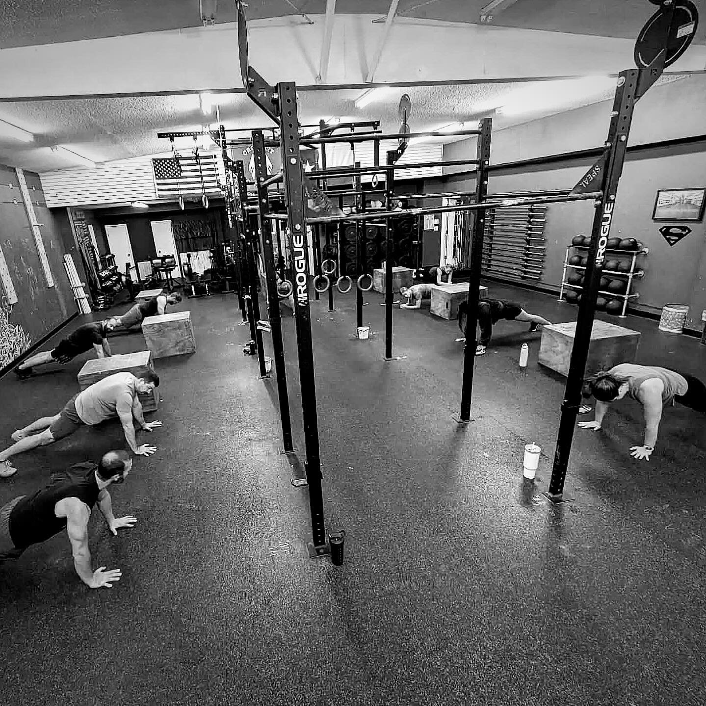 This crew rolls out of bed and are at the gym at 5am because they don&rsquo;t let the excuse of busyness keep them from living the healthy, energized and full life they desire for themselves and their families! 

Set your alarm tomorrow for 430am. La