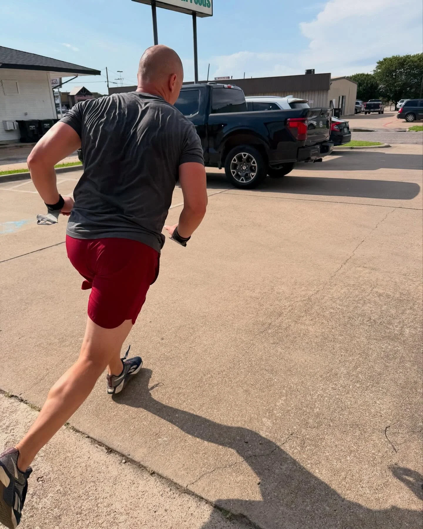 Changed the name of this WOD to Kyle Crushed It!

Every 3 Minutes for 7 Rounds:
200 M Sprint
50 Double Unders
12 Toes to Bar