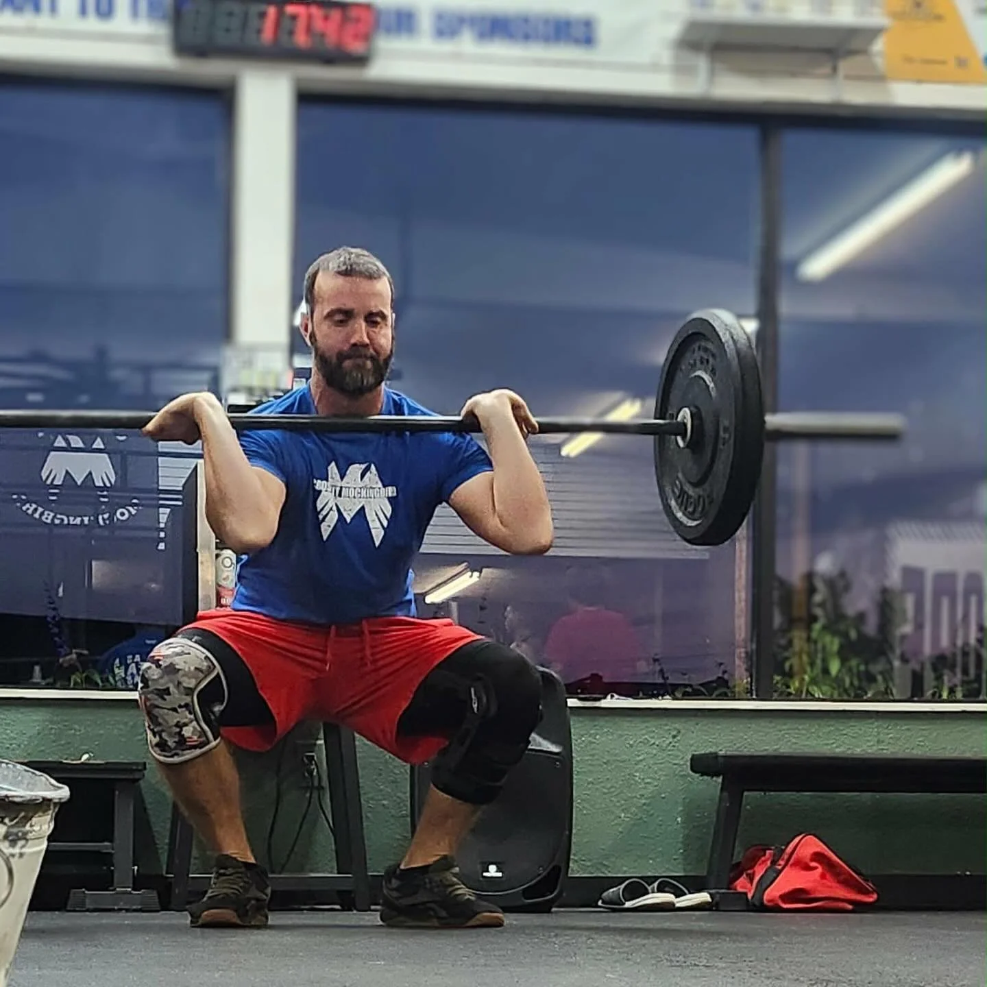 Which way do you prefer to do The Bear?

A.) Power Clean + Front Squat + Push Press + Back Squat + Push Press

B.) Squat Clean Thruster + Back Squat Thruster

📸: @kristinmoney