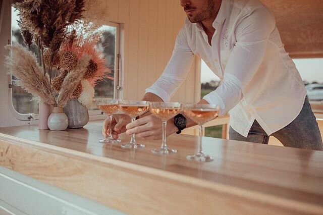 Mariah our caravan bar is totally BYO so you can keep your drinks cost down and choose exactly what you want to serve 🥂
She also comes with 2 bar tenders to pour and mix up your drinks all night long 
Photography: @jasmintarczonphotography 
Florals: