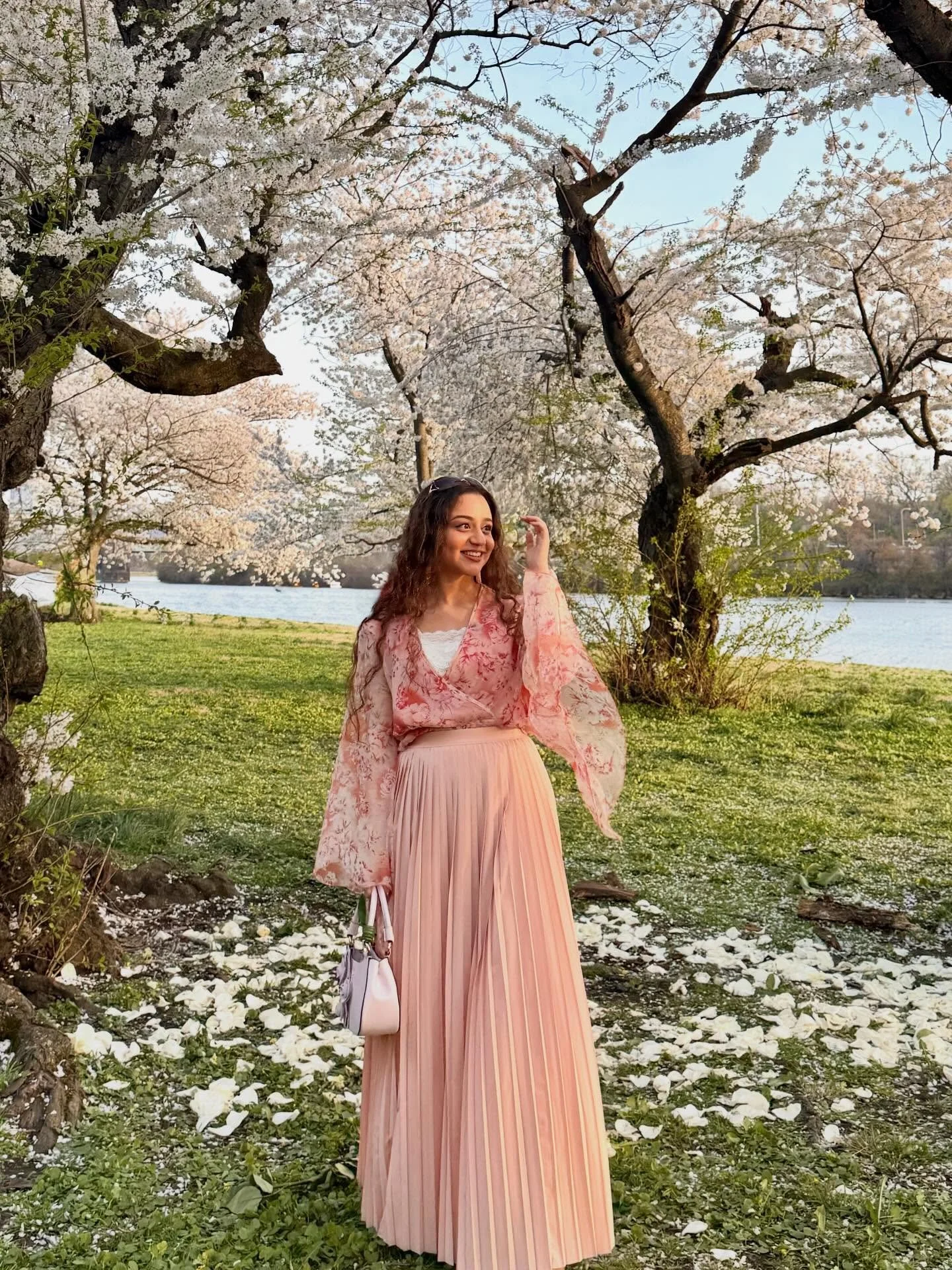 quietly blooming 🌸🌷