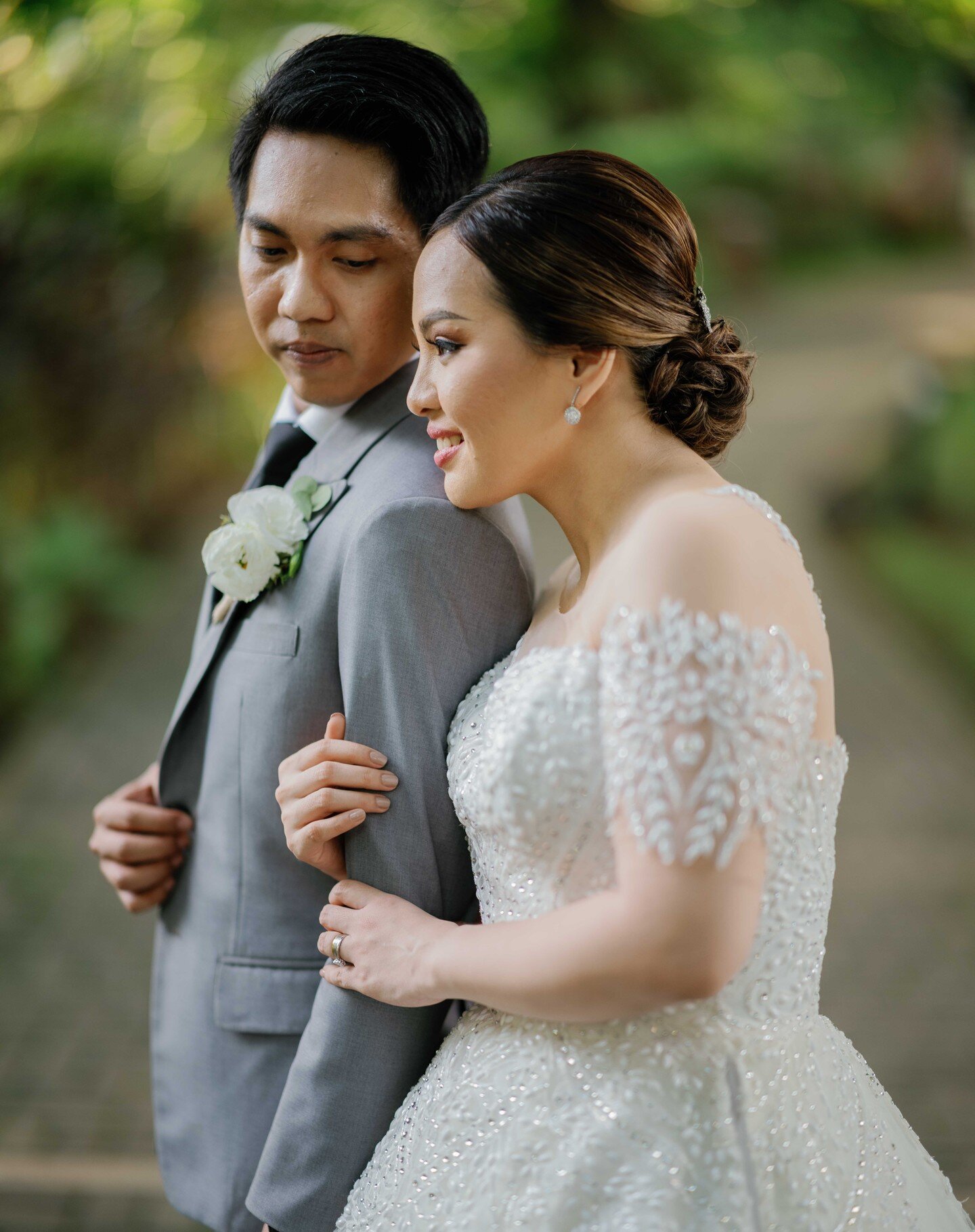 Jay &amp; Kia 🤵&zwj;♂️ 👰&zwj;♀️

@imbitadoevents 
@gerlymiyazakimakeup 
@weddingsbyvatelmanila 
@themangofarmantipolo 
@ruleofthirds_photo 

:
:
:
:
:
#weddingprep #esessionph #intimatewedding #preweddingphoto 
#ruleofthirdsphotography #instagram #