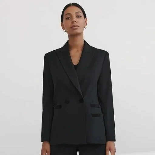 Alessandra Vallance/W21