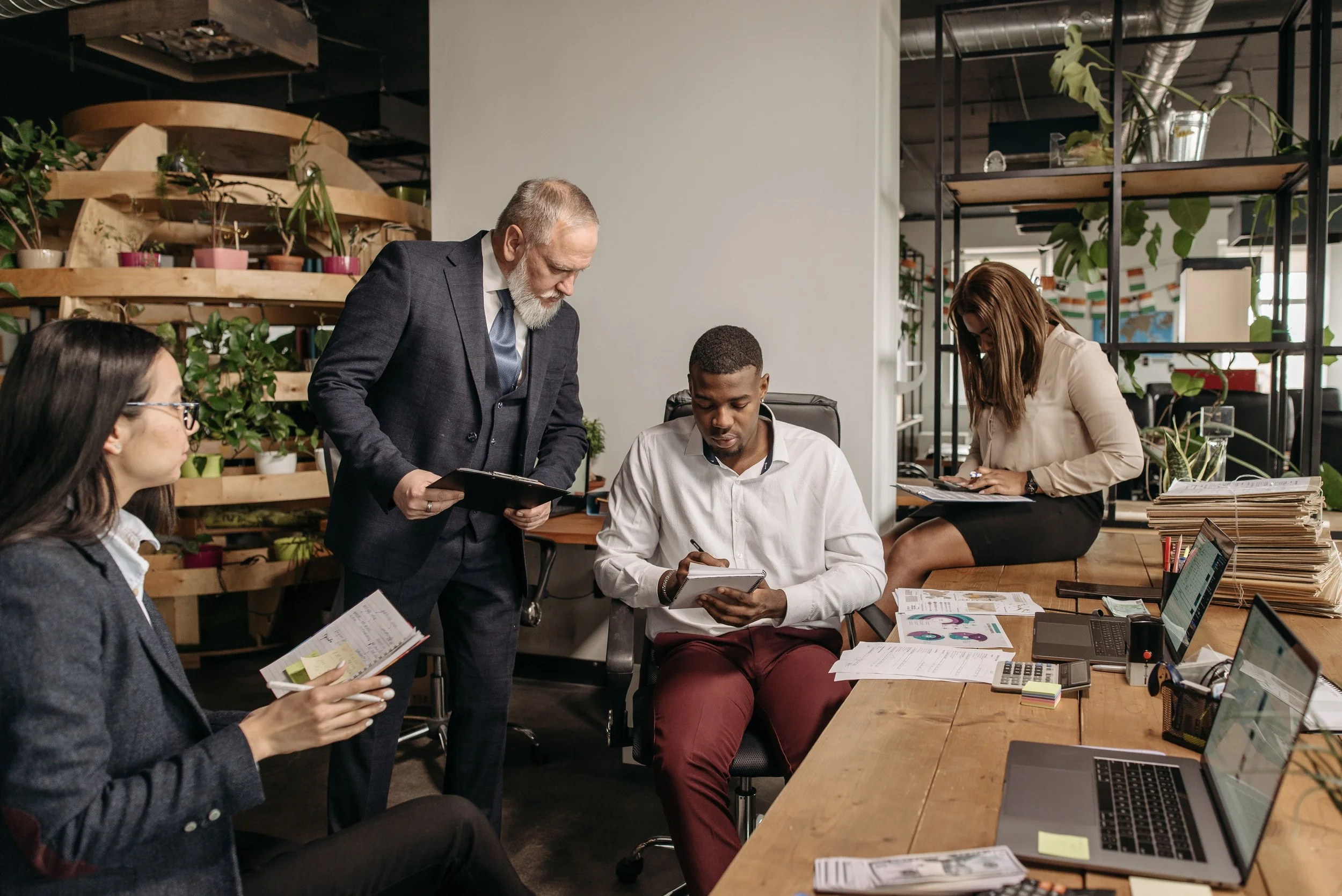 Why Smart Executives Go Quiet in High-Stakes Meetings