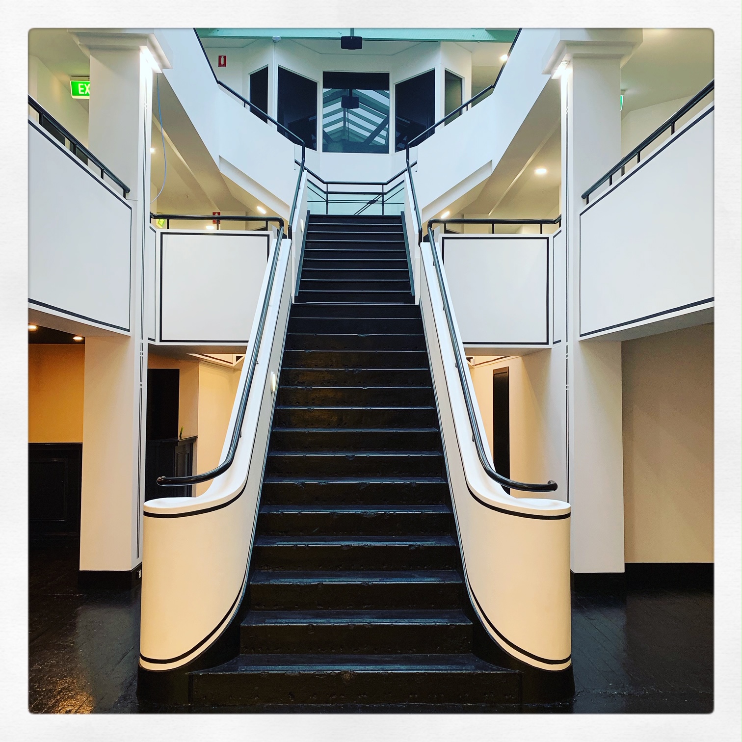 stair[UPPER]_case 