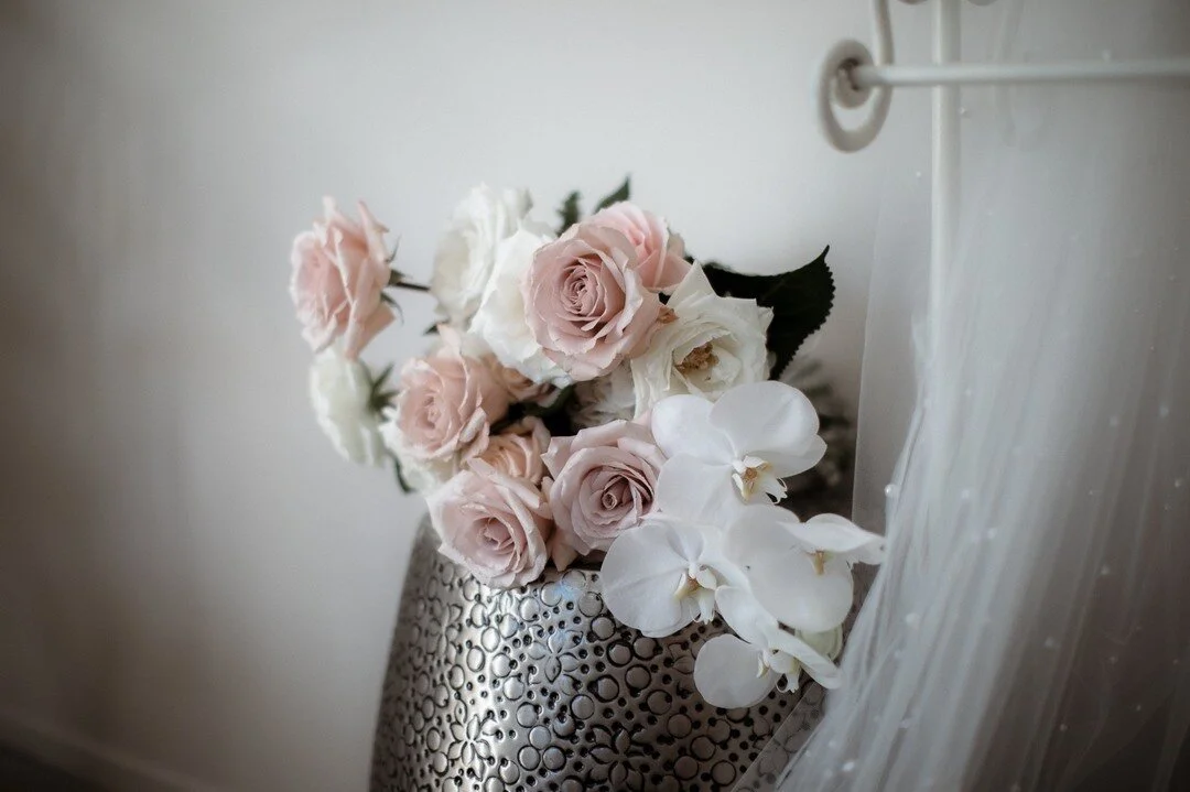 Achieving the right balance of trend which enhances the natural beauty of the blooms and reflects you and your style is a key factor when we create bridal bouquets. 

It's important to us that you look back on your photo's and love your florals as much then as you did on the day.⠀⠀⠀⠀⠀⠀⠀⠀⠀

For Teresa it was sophisticated chic. What style speaks to your heart? 

⠀⠀⠀⠀⠀⠀⠀⠀⠀
📸@chasewildphotos