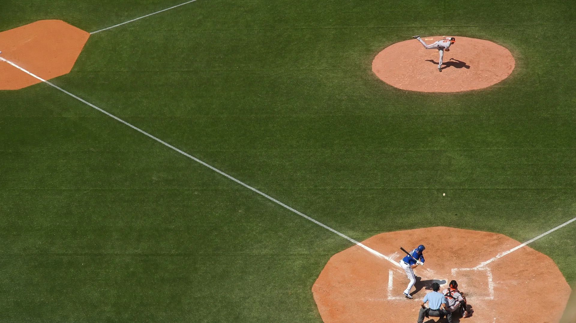 baseball-field-828713_1920.jpg