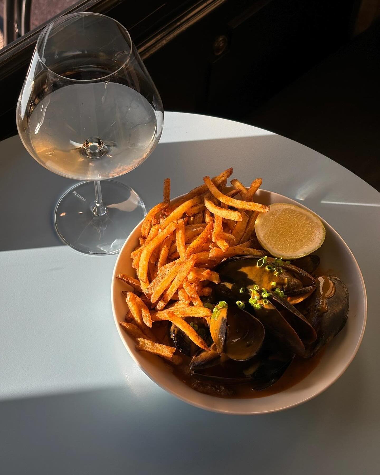 Lunch special this Friday and Saturday!! Moules, Sauce Champagne, and Frites. Add Le Salad and lunch is sorted.

Available for lunch only. Book your spot. Walk-ins welcome.